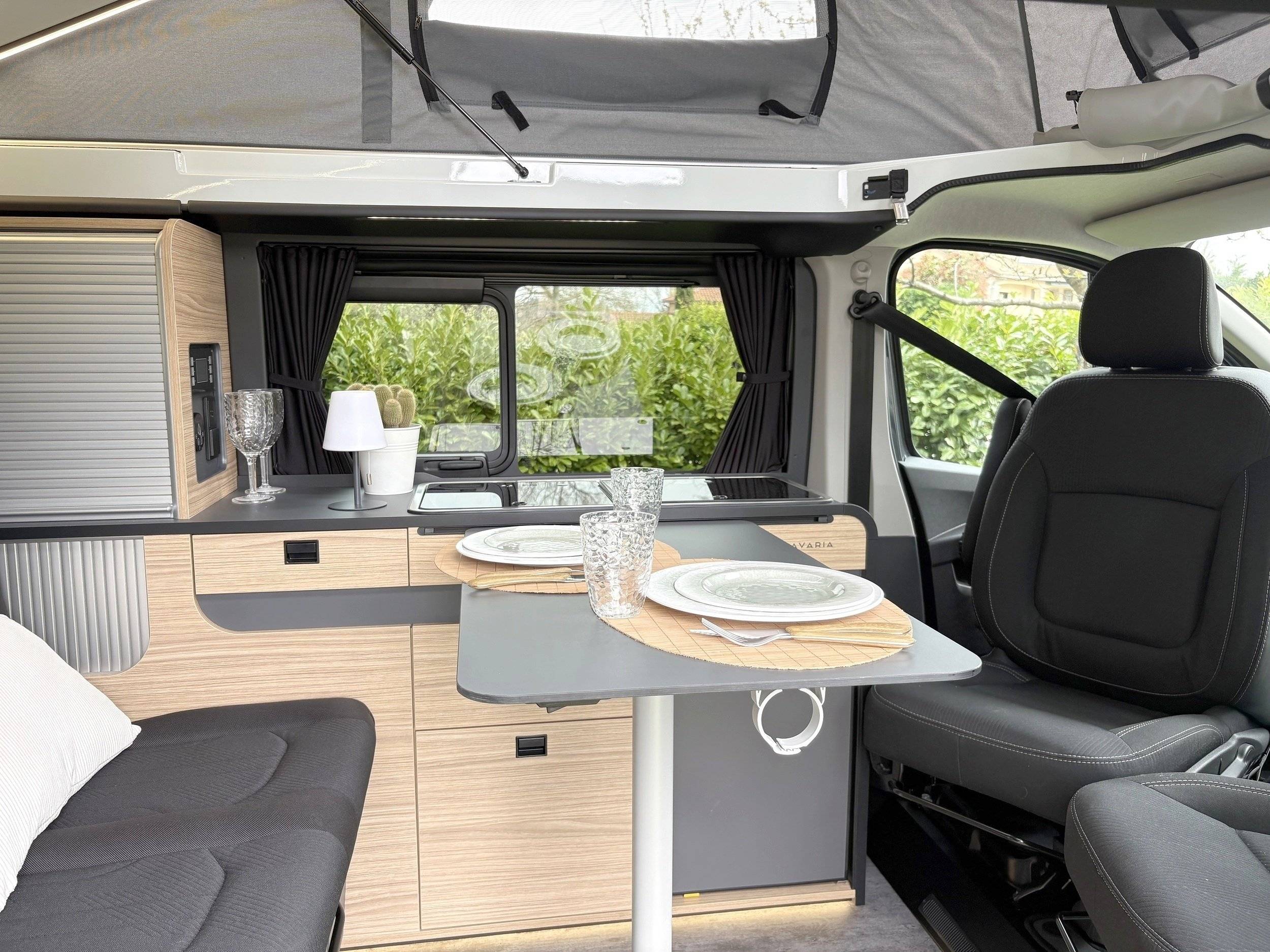 Dinette Renault - Yescapa