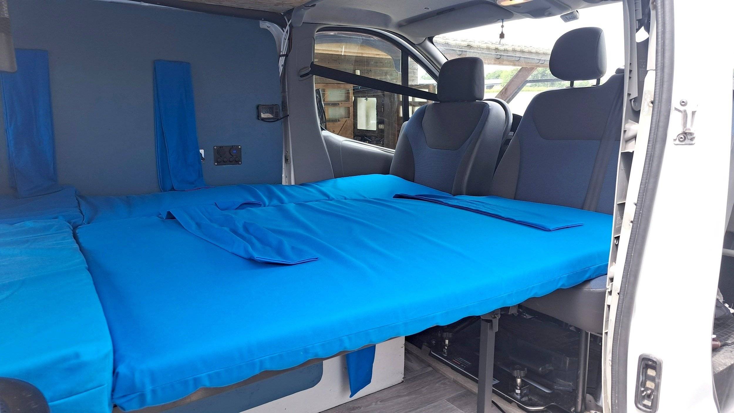 Plazas en cama Renault 2,0 l 90 ch - Yescapa