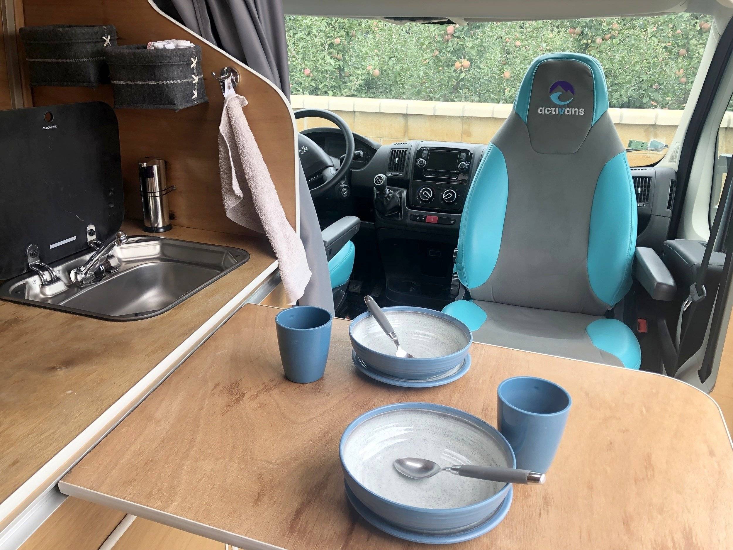 SURF CAMPERVAN ACTIVANS 