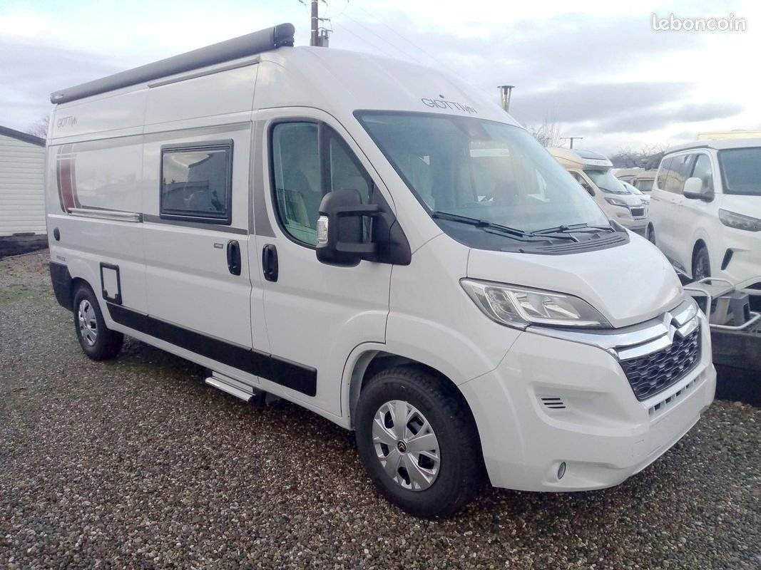 schräge Vorderansicht Citroën 2.2 hdi plus 140hp - Yescapa