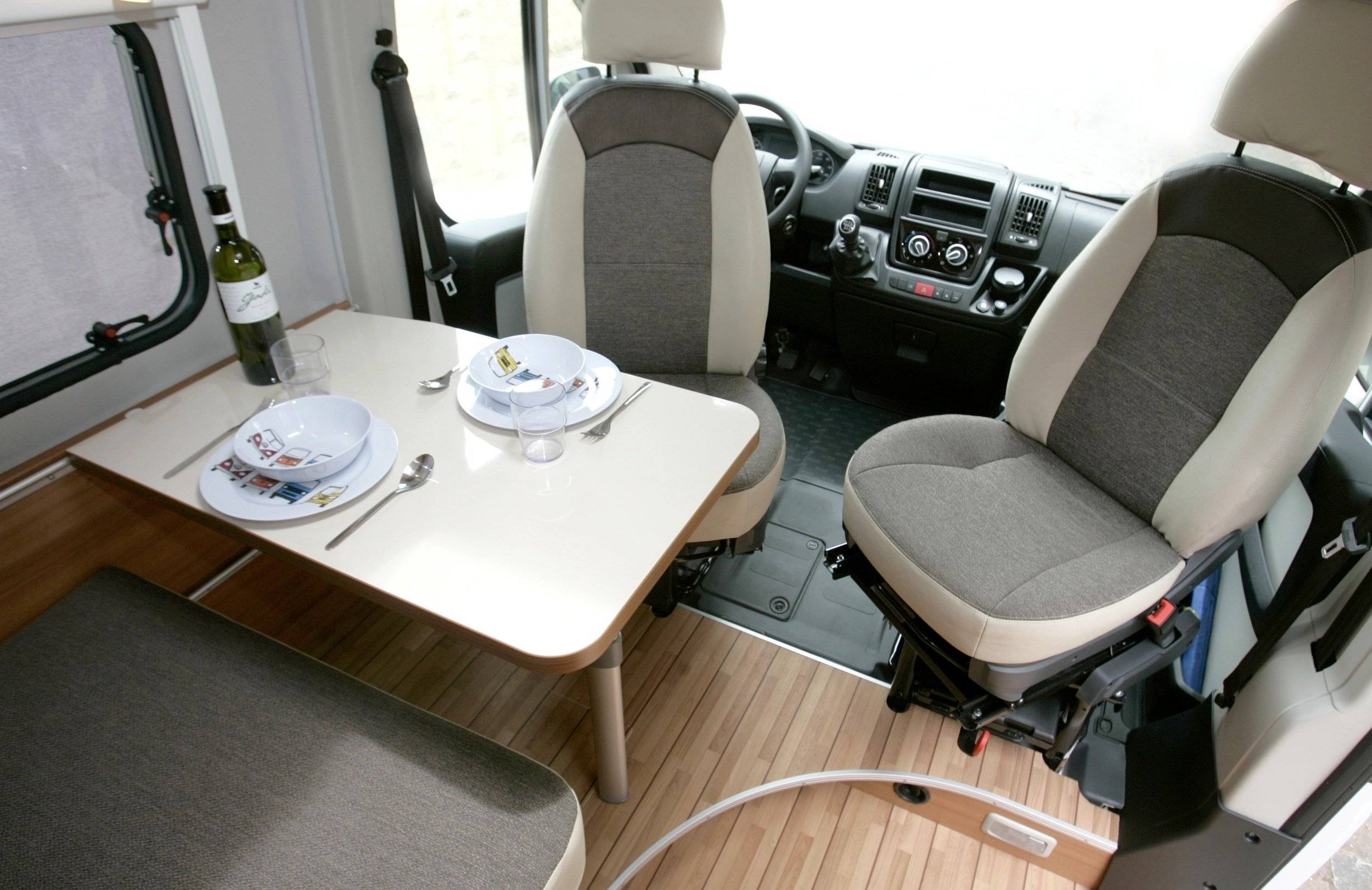 Área de jantar Fiat FIAT DUCATO - Yescapa