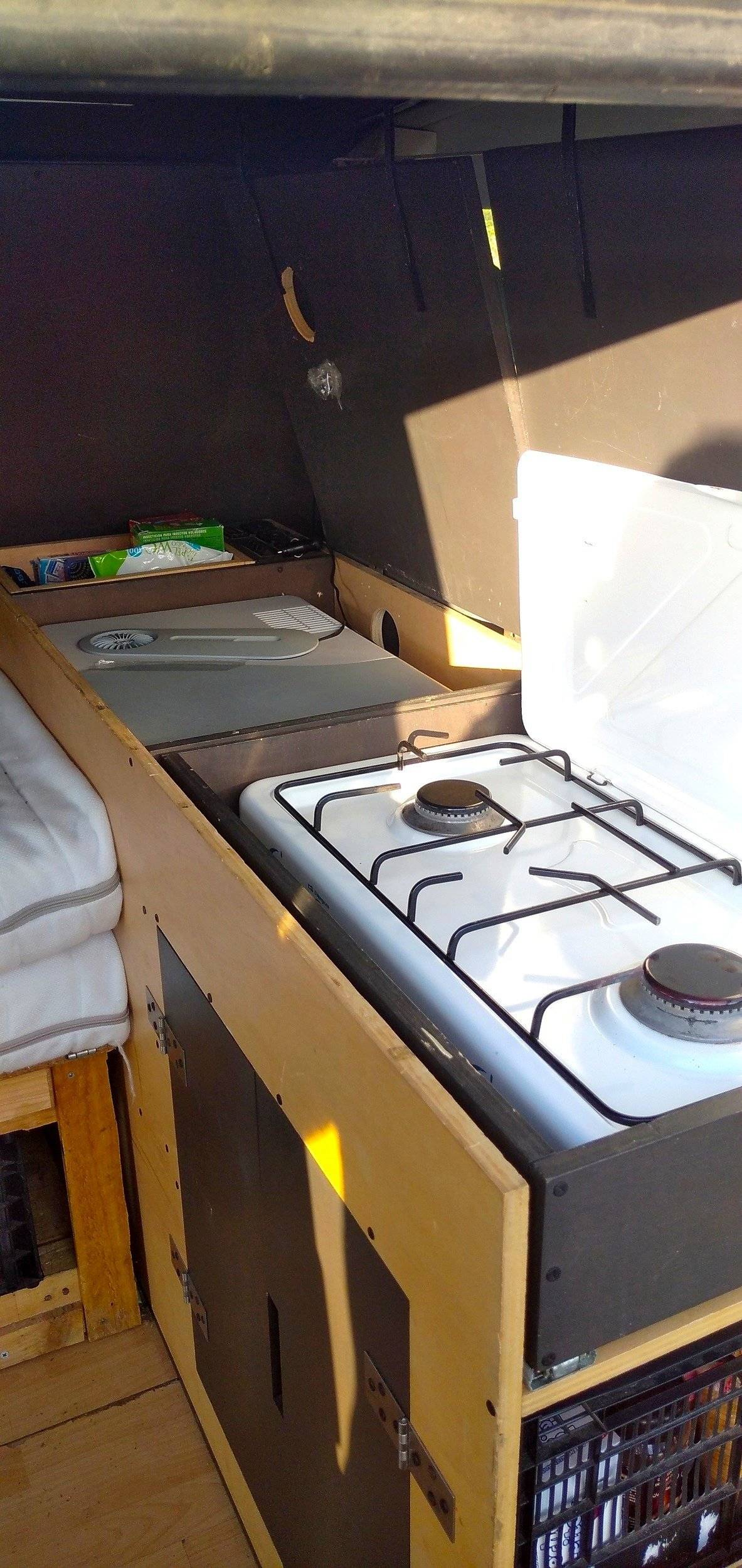 Kitchen Volkswagen Transporter T5 2.5TDI - Yescapa