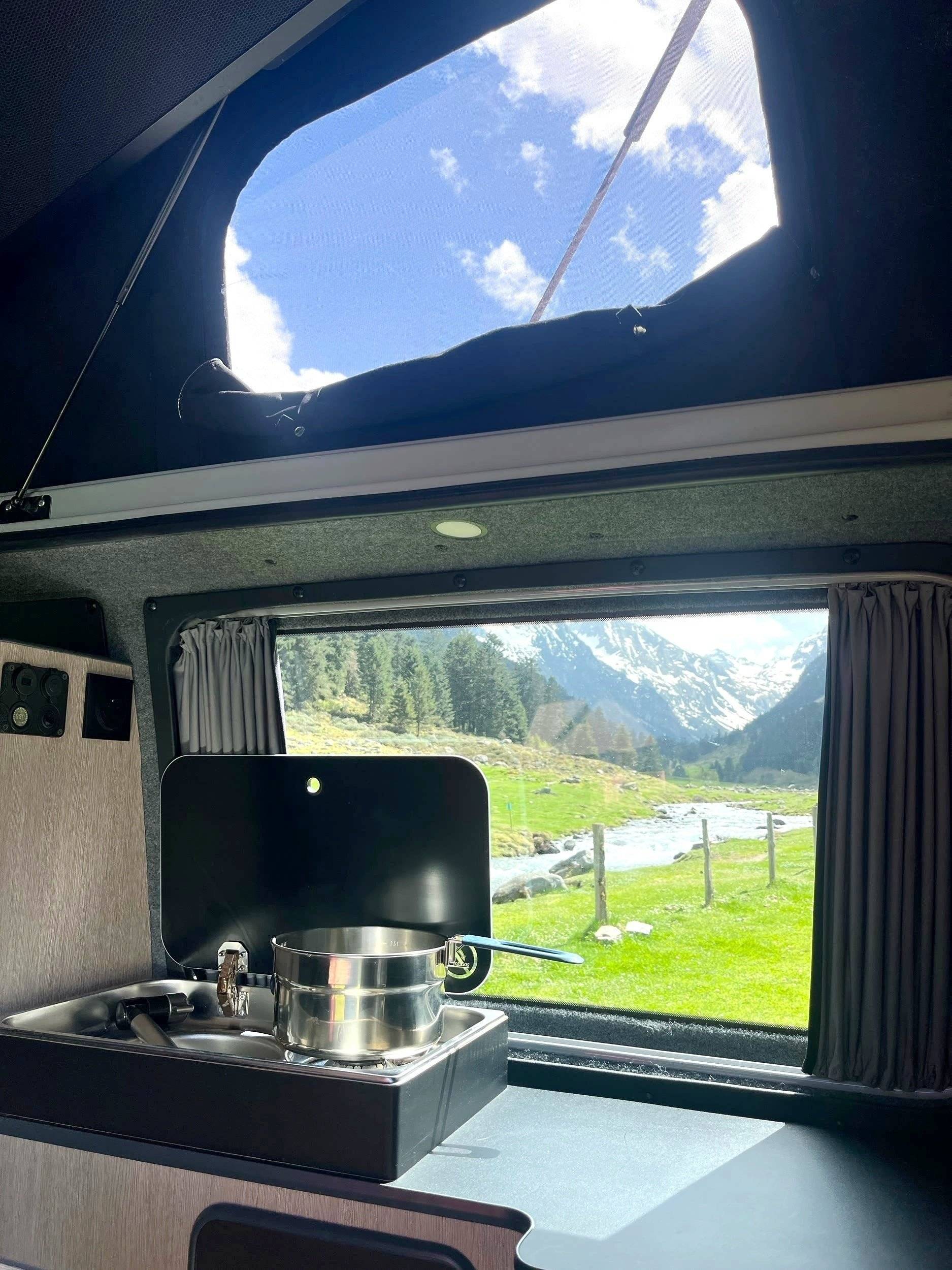 Volkswagen T6 2 l TDI 150 ch