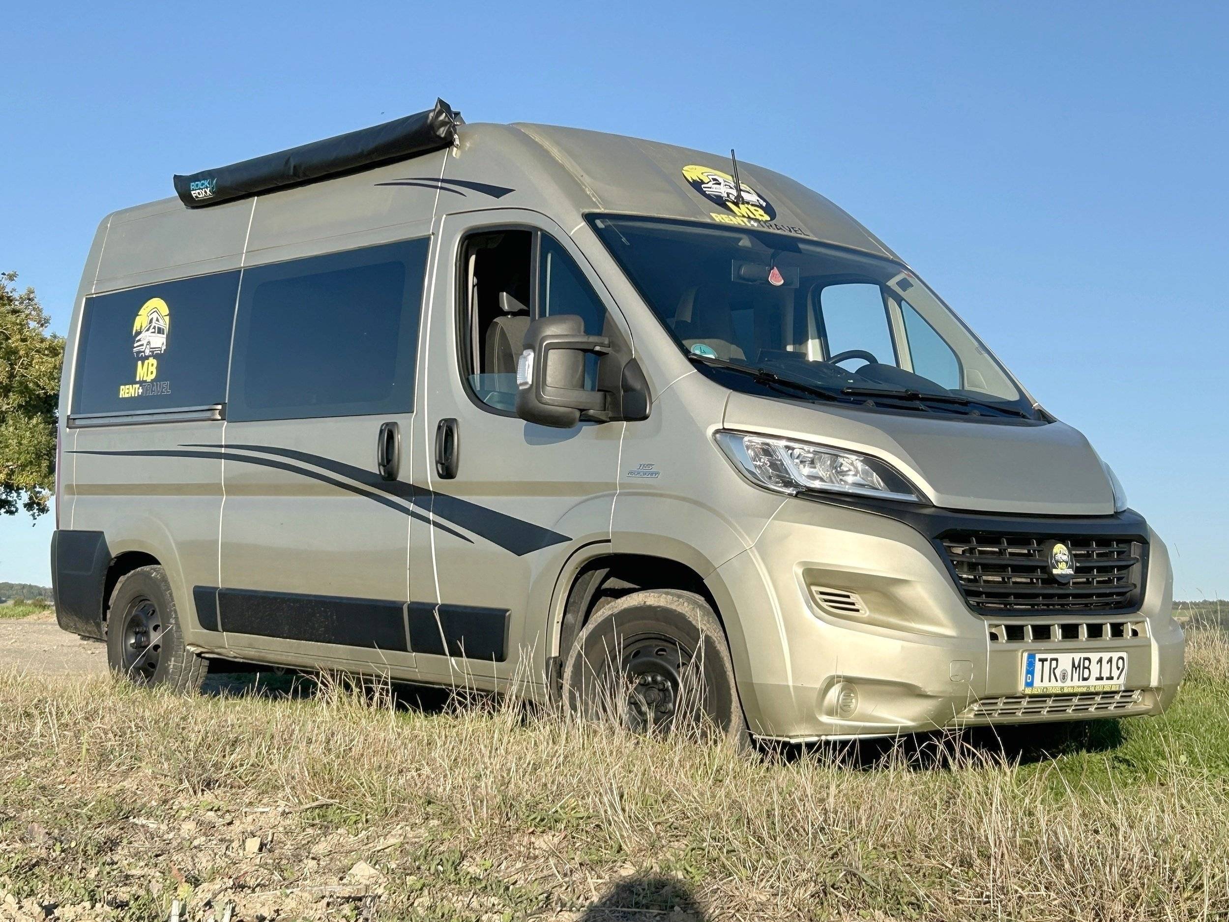 Vista del vehicle angle davanter Fiat FIAT DUCATO - Yescapa