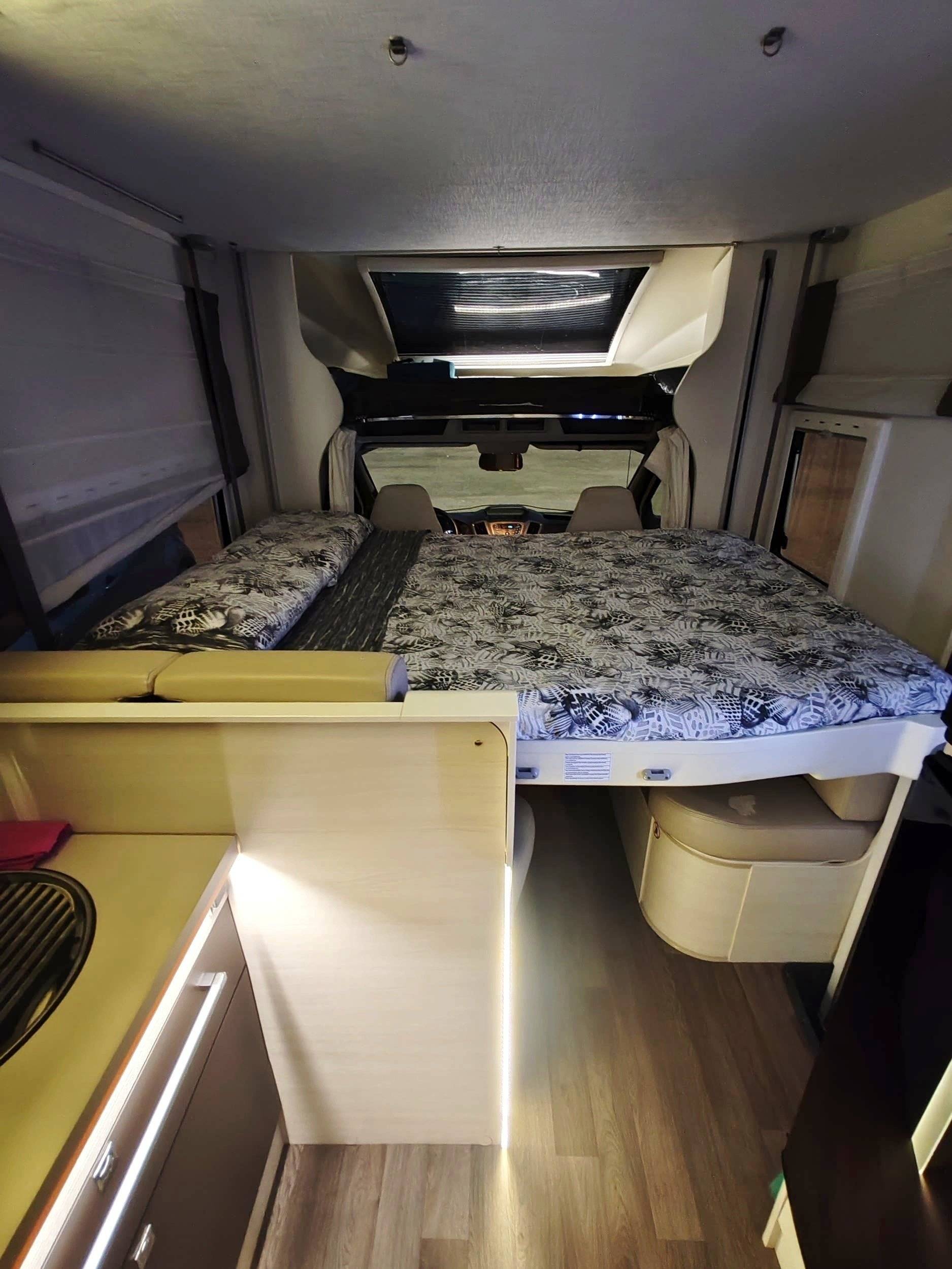 Berth Ford Transit 2,0 l 170 ch - Yescapa
