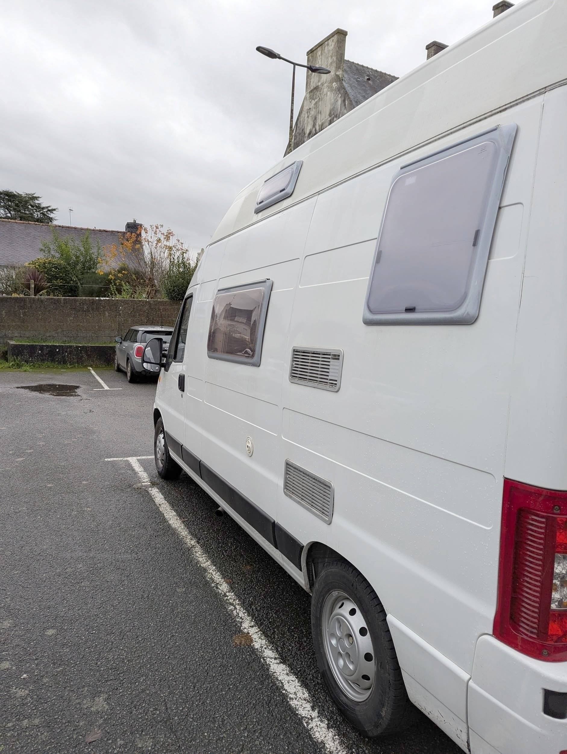 Vue arrière  - Yescapa