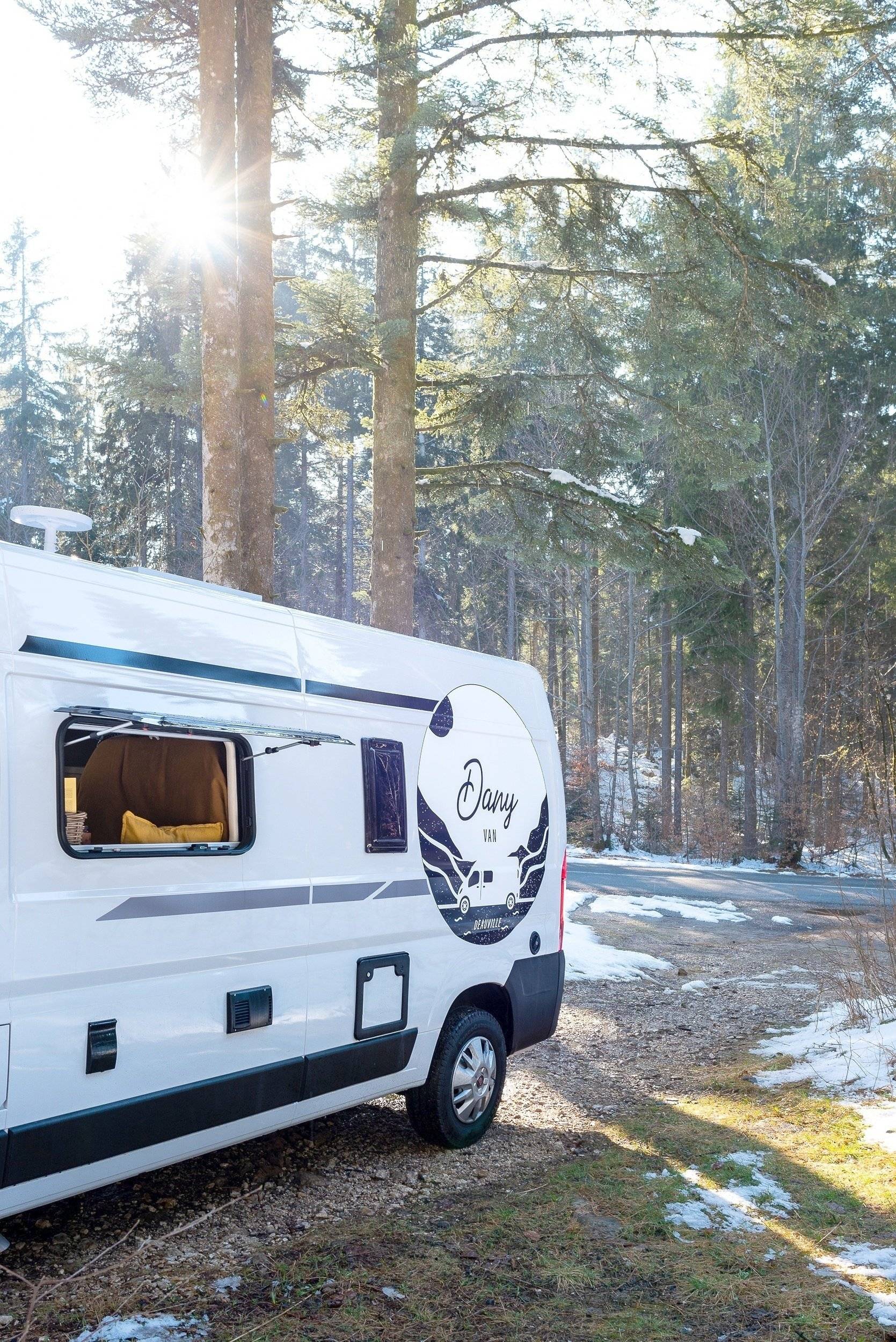 Vista de 3/4 Fiat Ducato Benivan 120 up - Yescapa