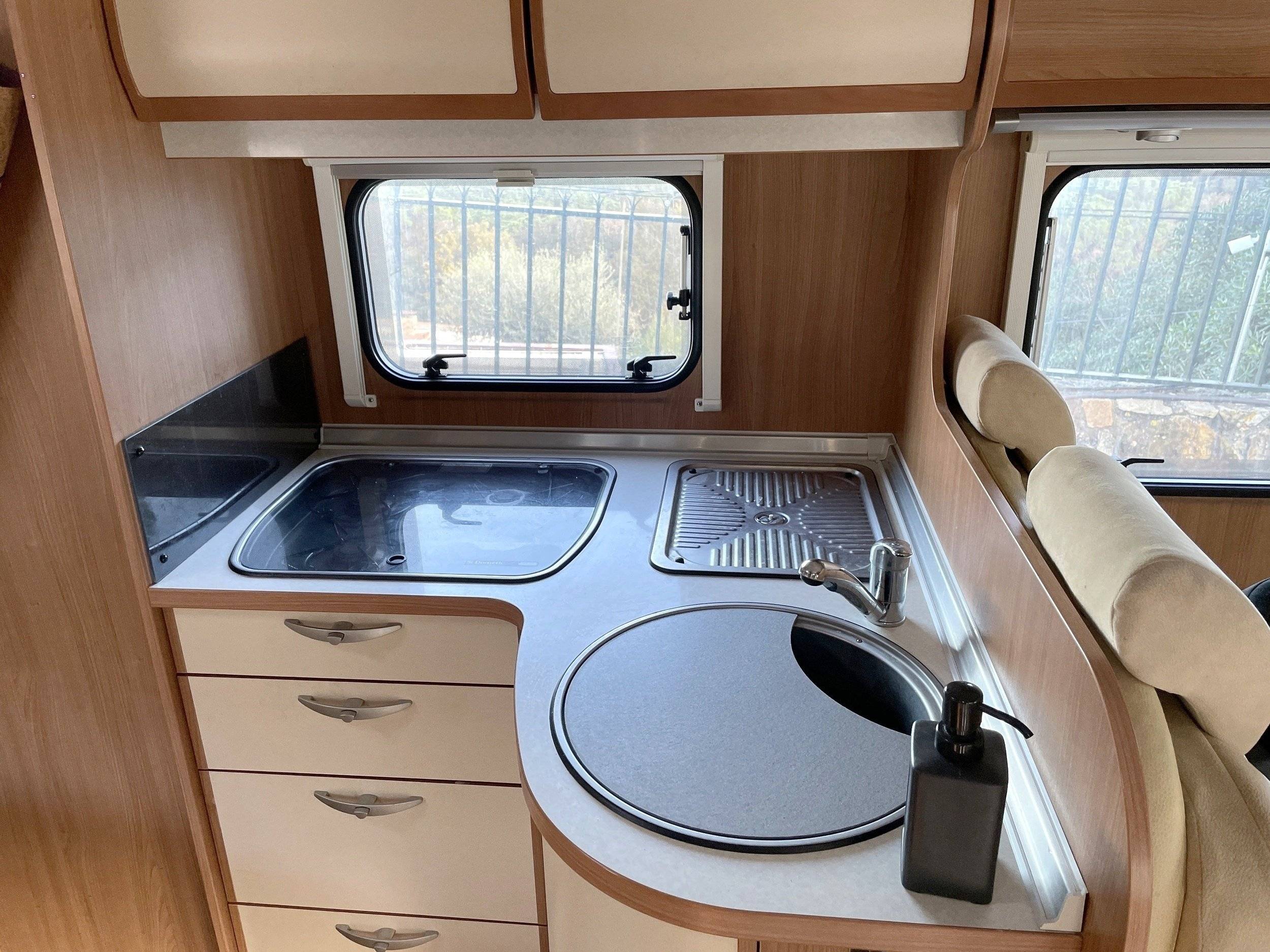 Bürstner Aviano i675