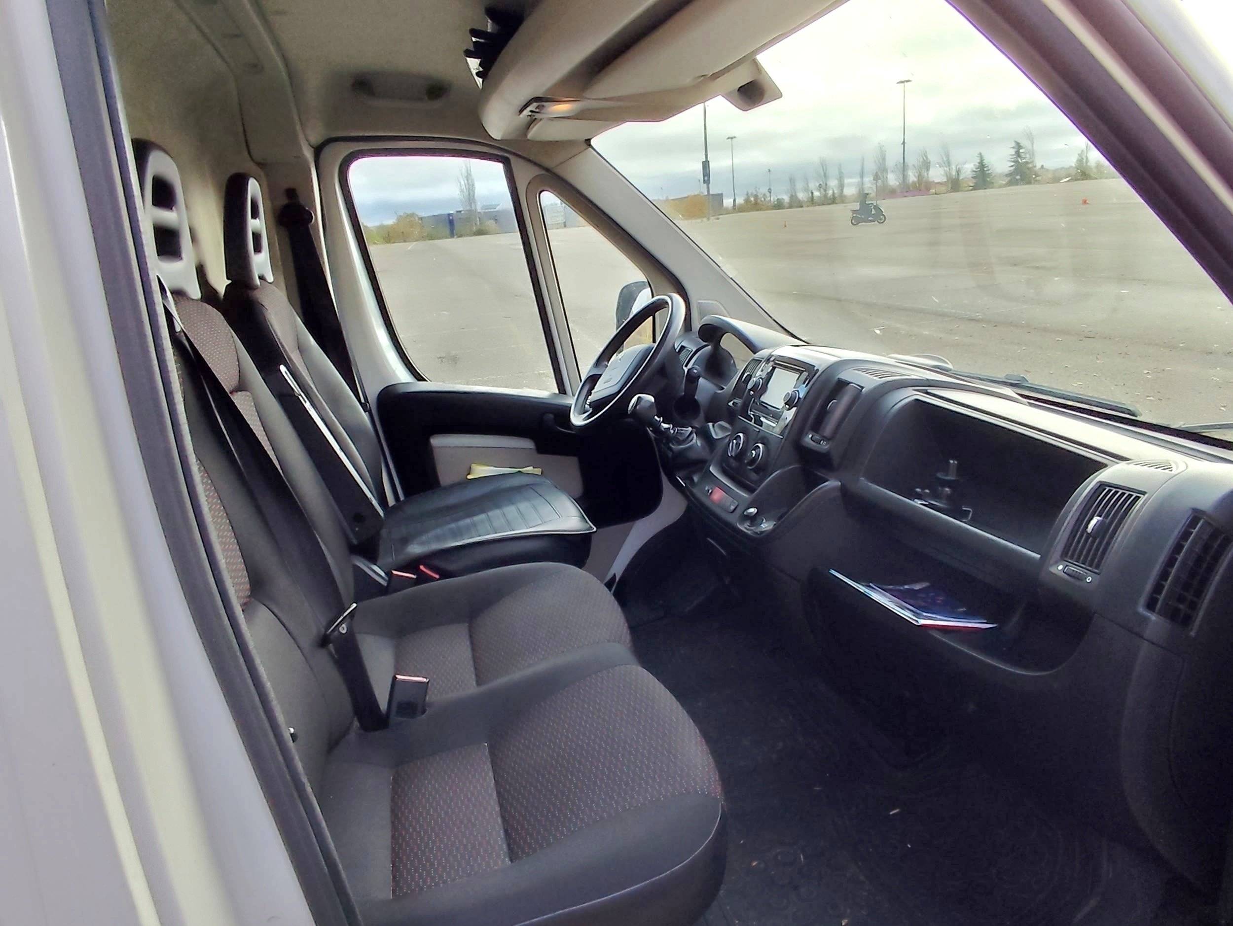 Peugeot Boxer 2,2 l hdi 130 ch