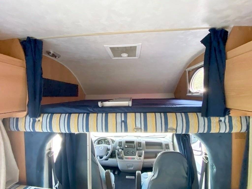 Plazas en cama Fiat Ducato 2,2 140cv - Yescapa