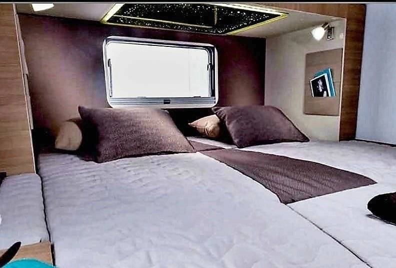 Adria Compact SLS mit Slide Out Ducato 2,3 l Multijet 120 ch.