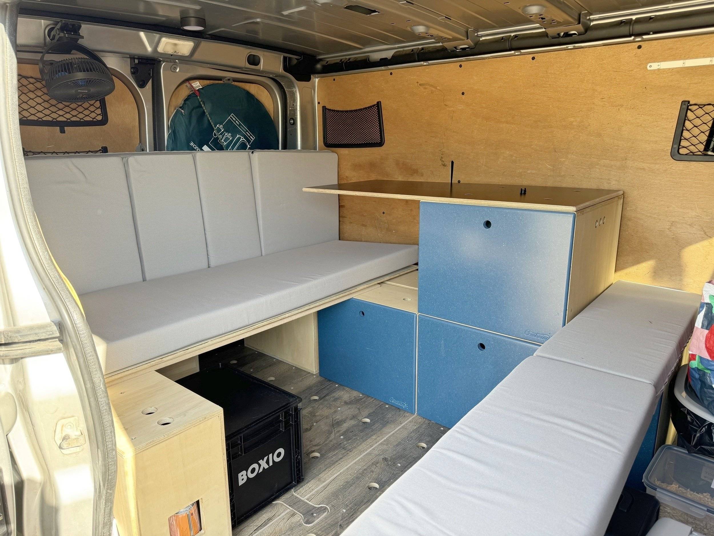 Combeing Combeing full