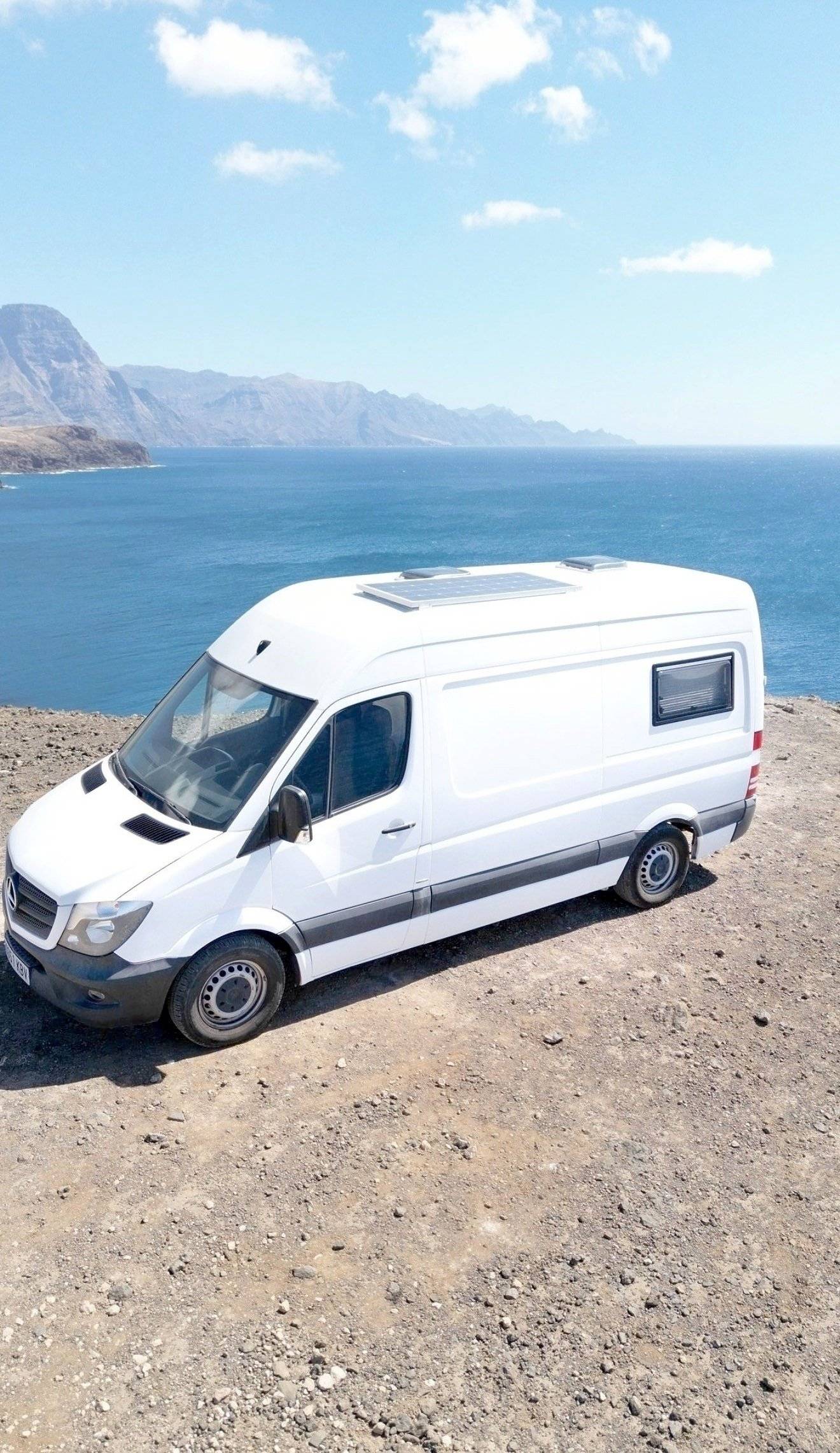 Vista frontale a ¾ Mercedes - Yescapa
