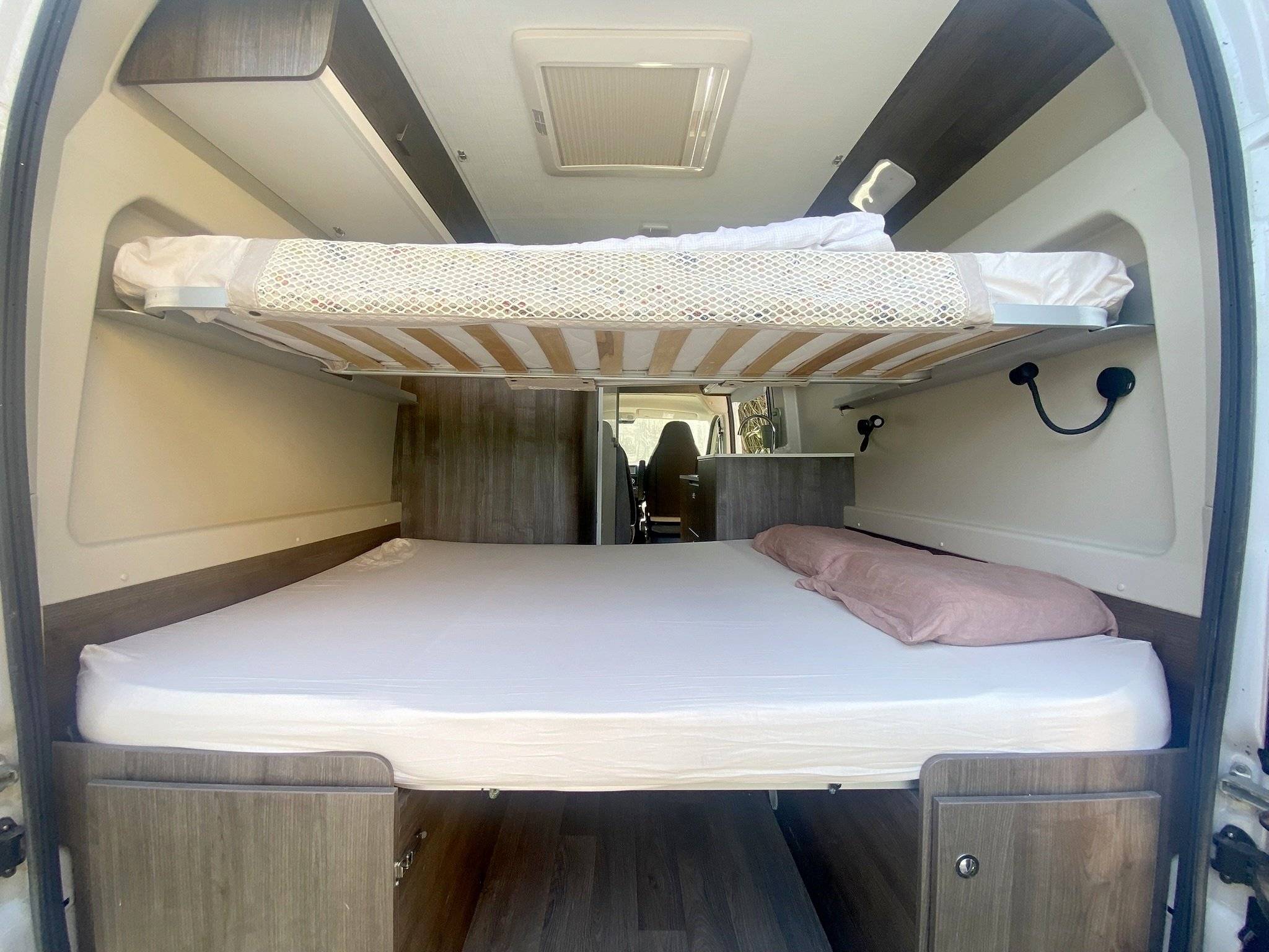 Plazas en cama Fiat Ducato 2,2 140cv - Yescapa
