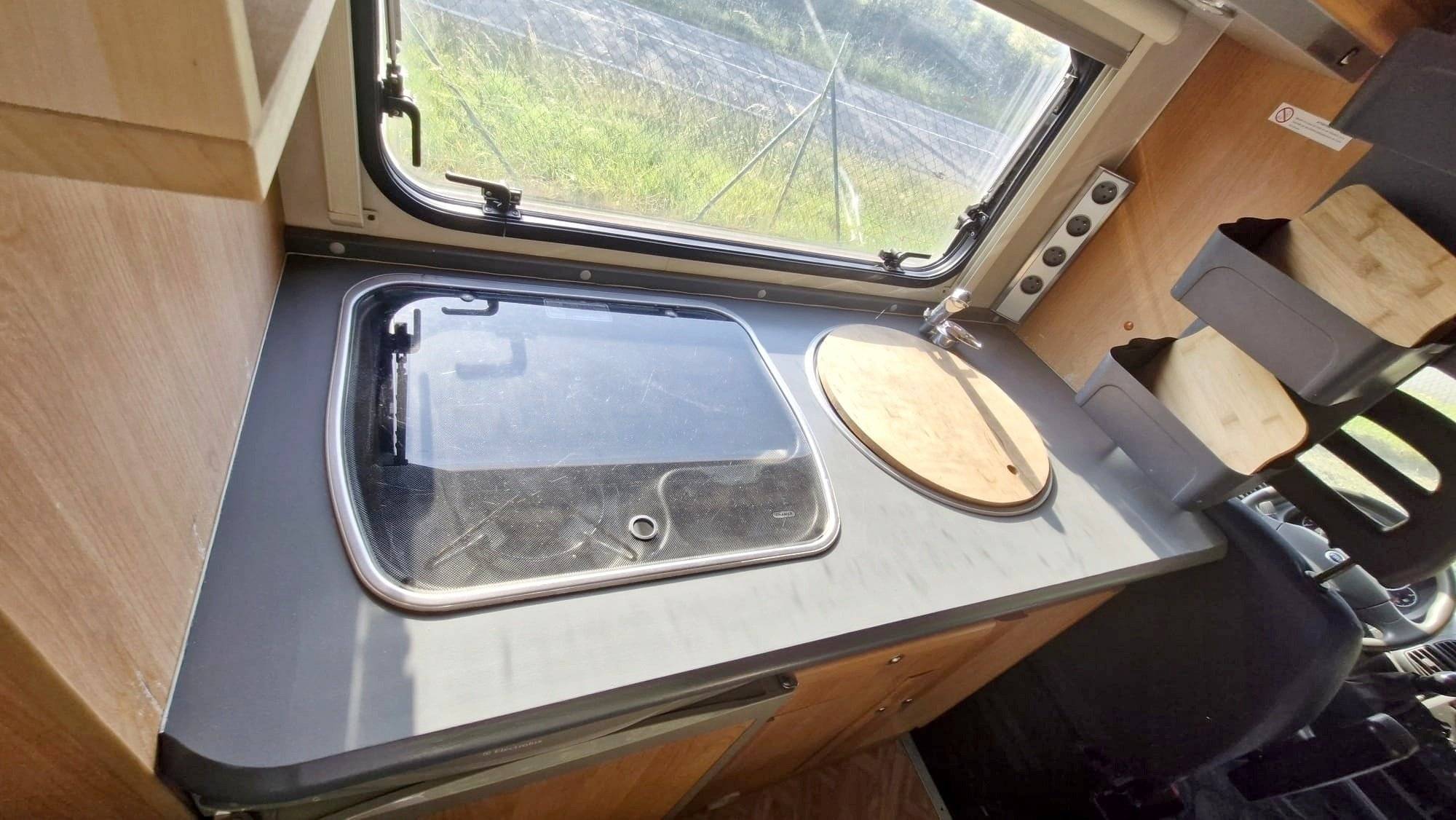 Adria Adriatix 572 DK
