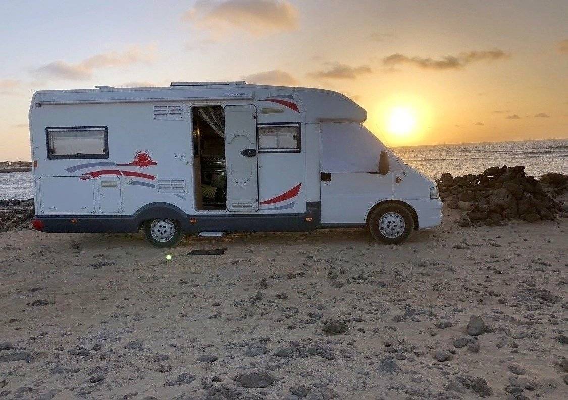 Front view from 3/4 Fiat Ducato 2,8 l 115 ch/Al-Ko - Yescapa