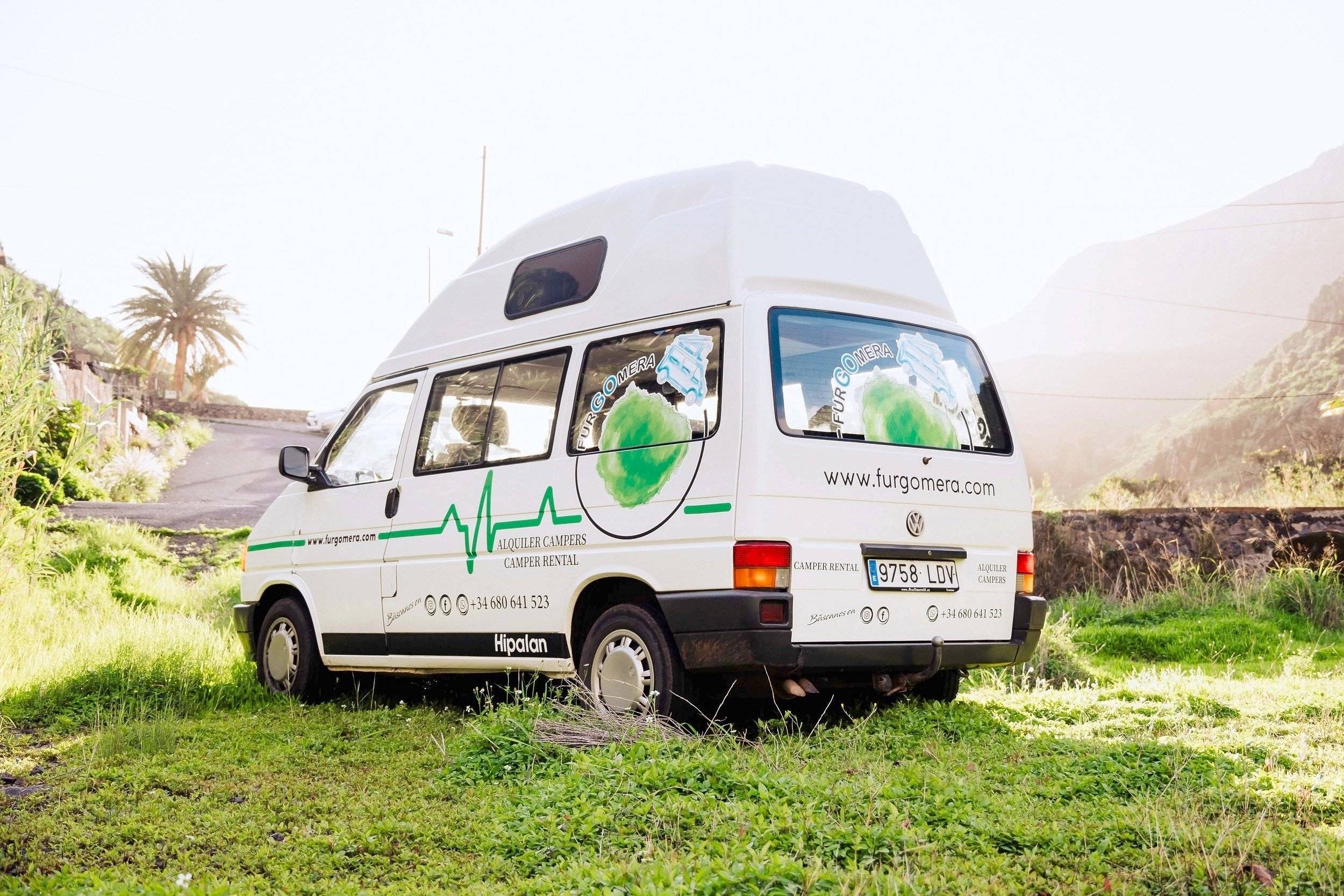 Vue avant de 3/4 Volkswagen Multivan T4 - Yescapa