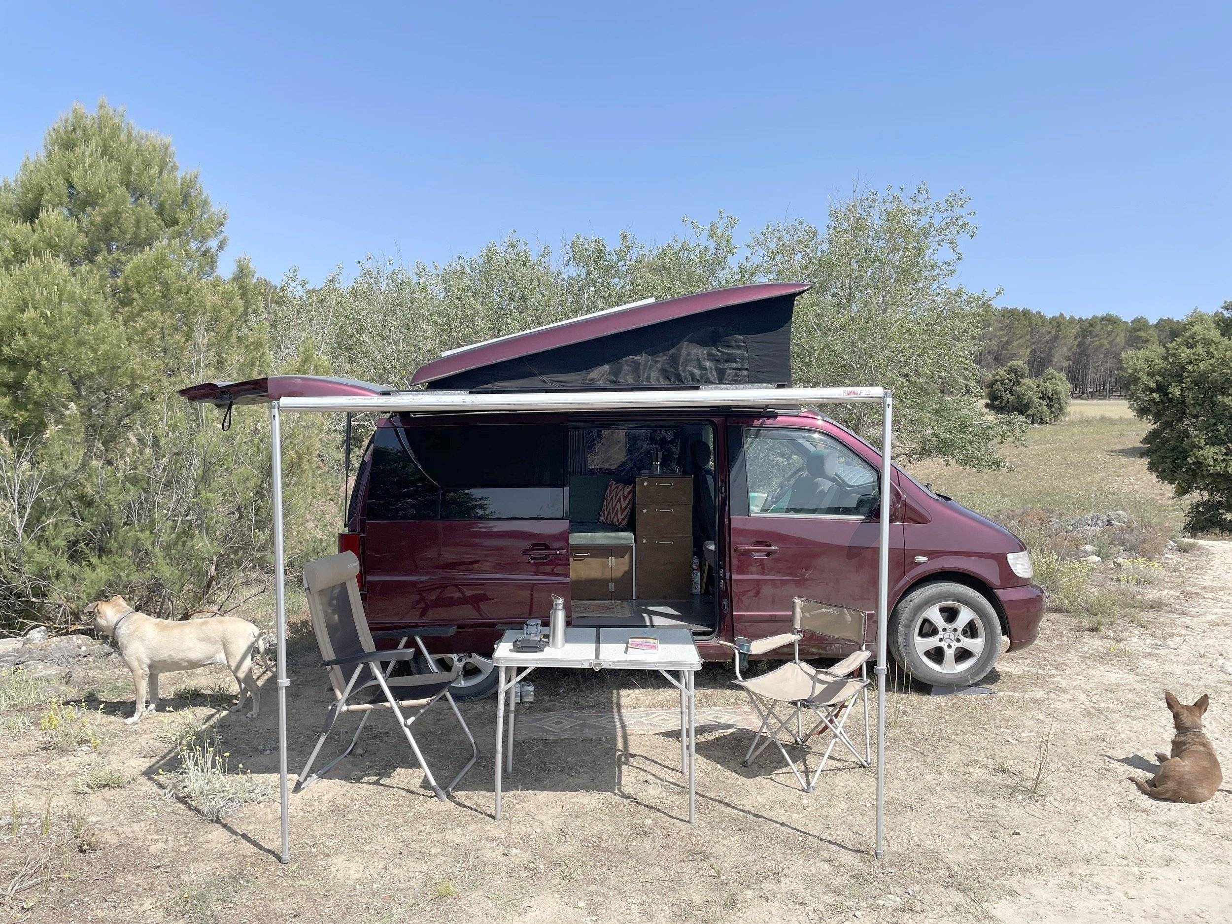 Voorkant 3/4 Mercedes Vito - Yescapa