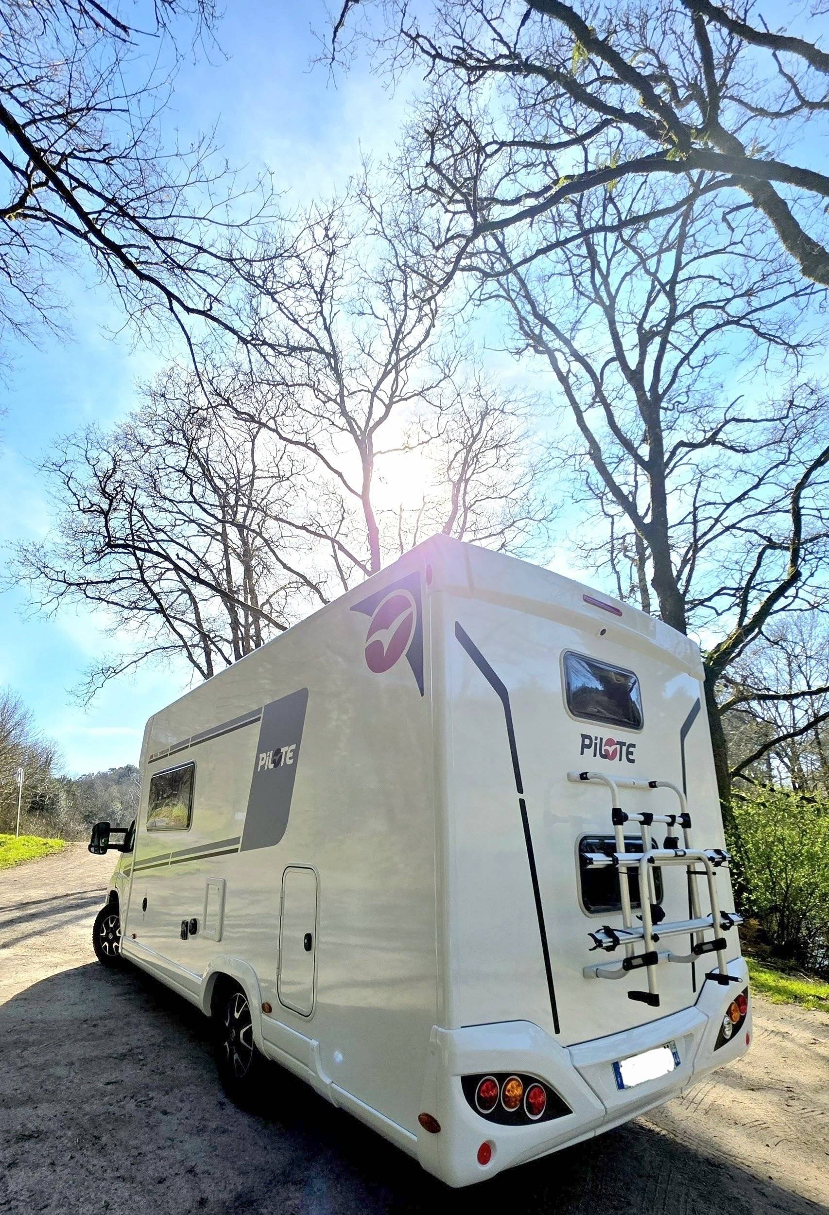 Pilote P 696 D Essentiel