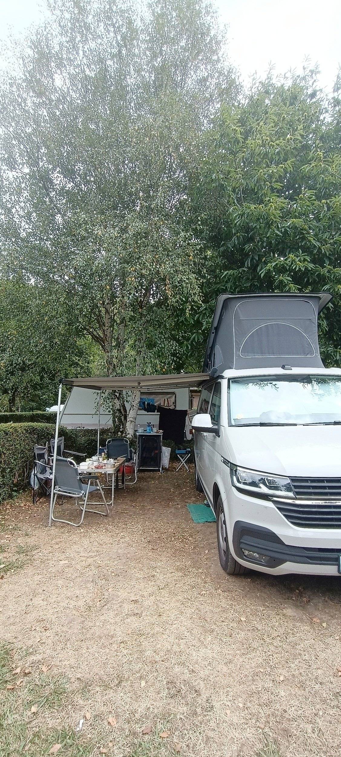 Front view from 3/4  - Yescapa