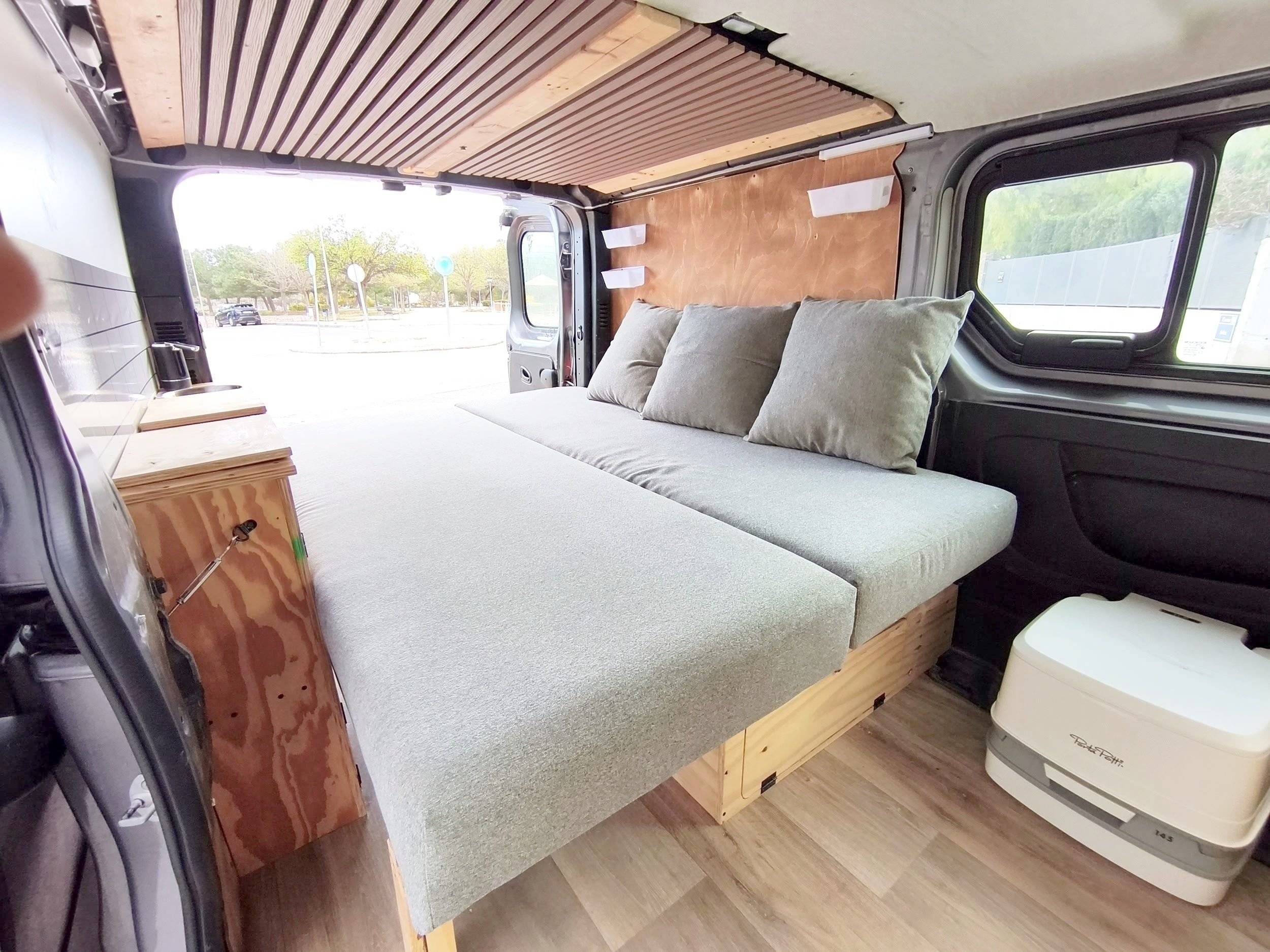 Berth Renault Trafic 1,6 l 125 ch - Yescapa