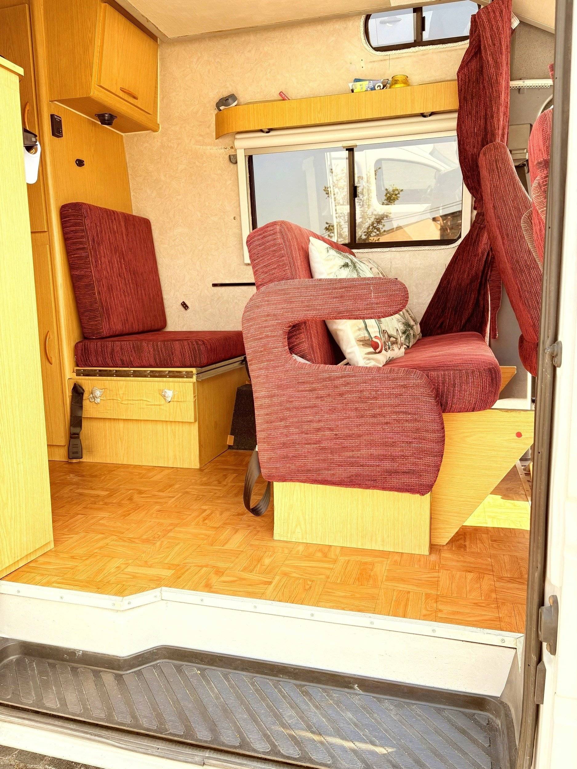 slaapplaatsen Mercedes Sprinter 3,0 l CDI 184 ch. - Yescapa