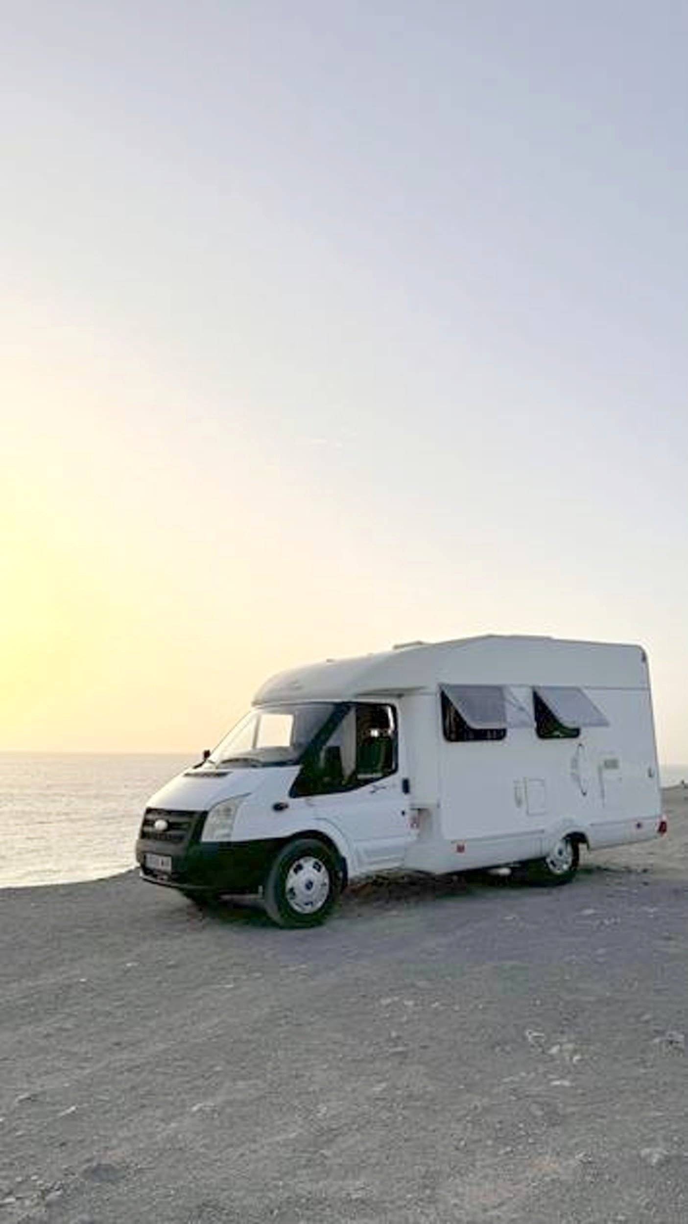 Front view from 3/4 Ford - Yescapa