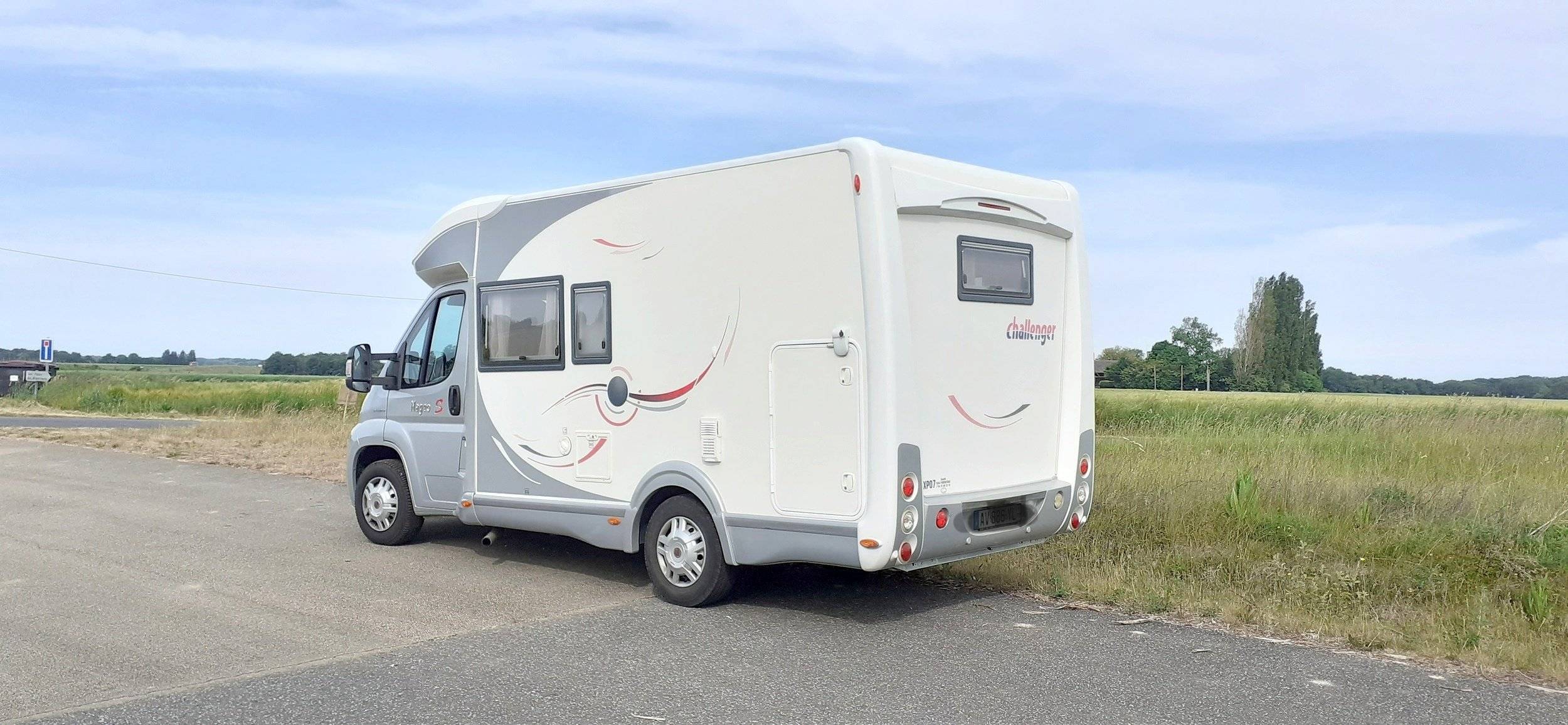 Rear view Fiat 2,3 l 130 ch. - Yescapa