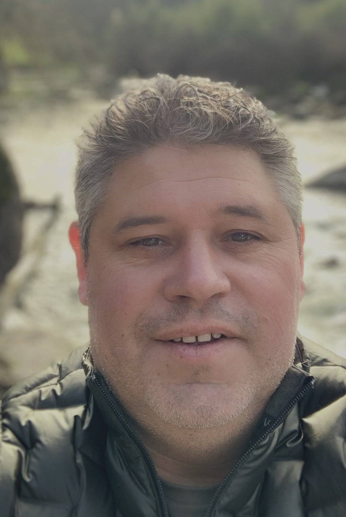 José