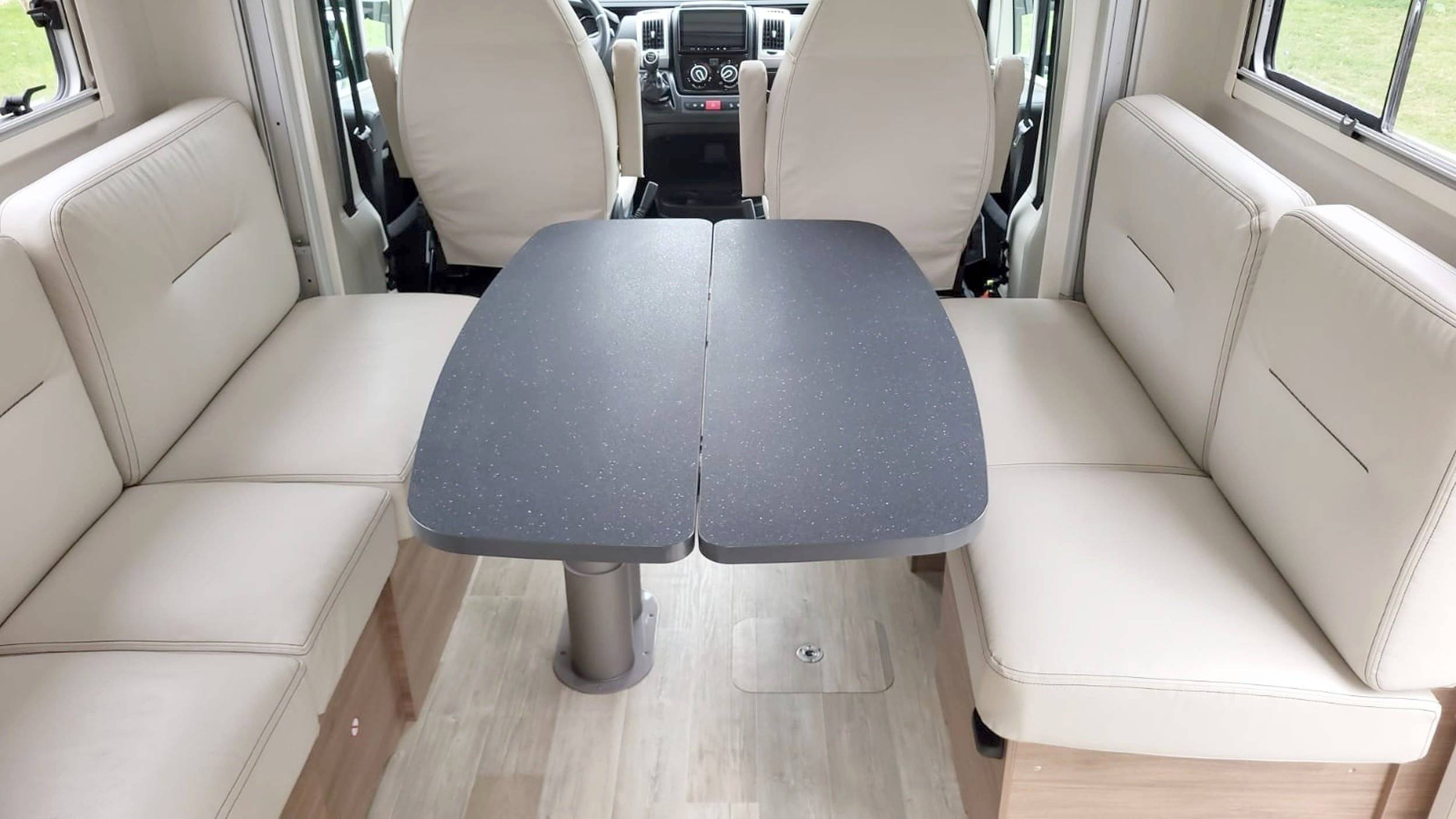 Eethoek Fiat 2,3 l 140 ch. - Yescapa