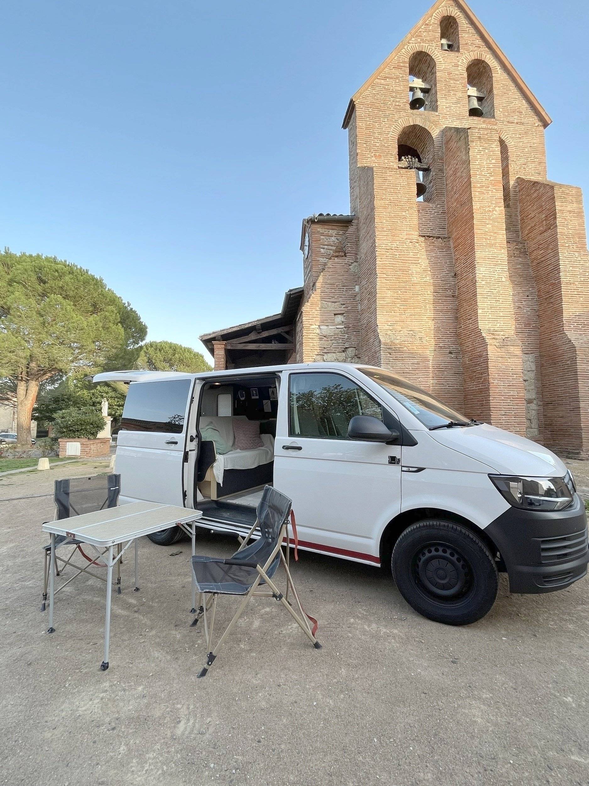 schräge Vorderansicht Volkswagen T6 2 l 102 ch - Yescapa