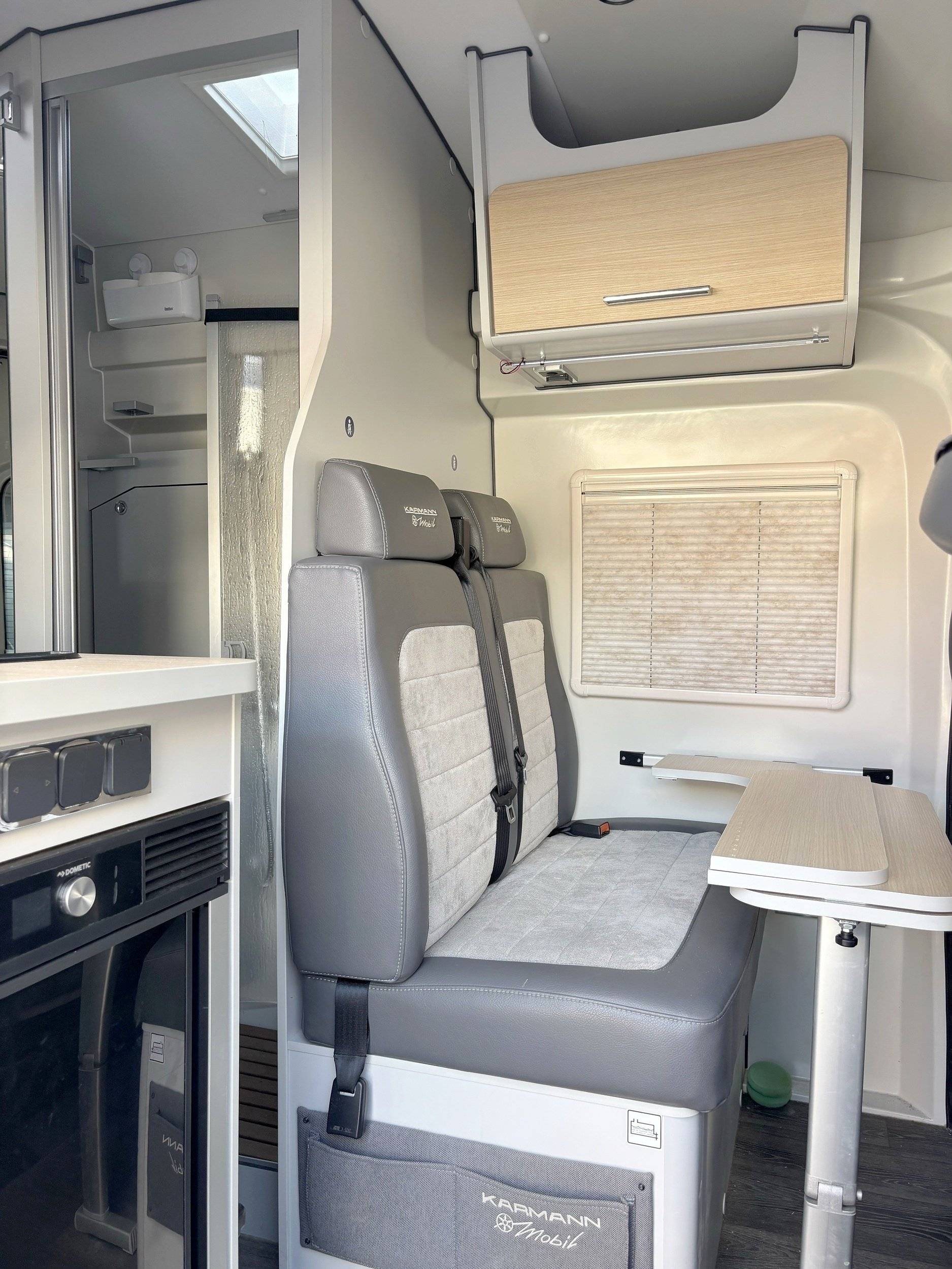 Dinette Ford Transit 4x4 125c - Yescapa