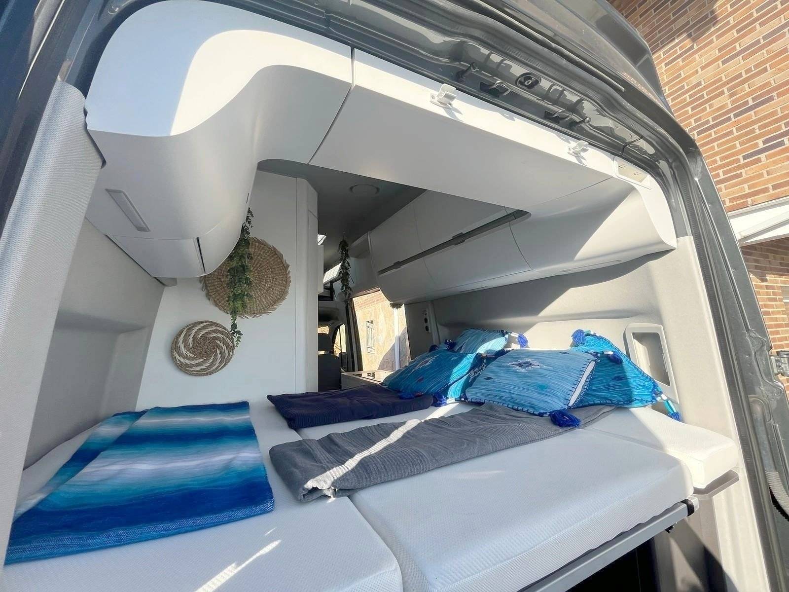 Berth Volkswagen Gran California 600 - Yescapa