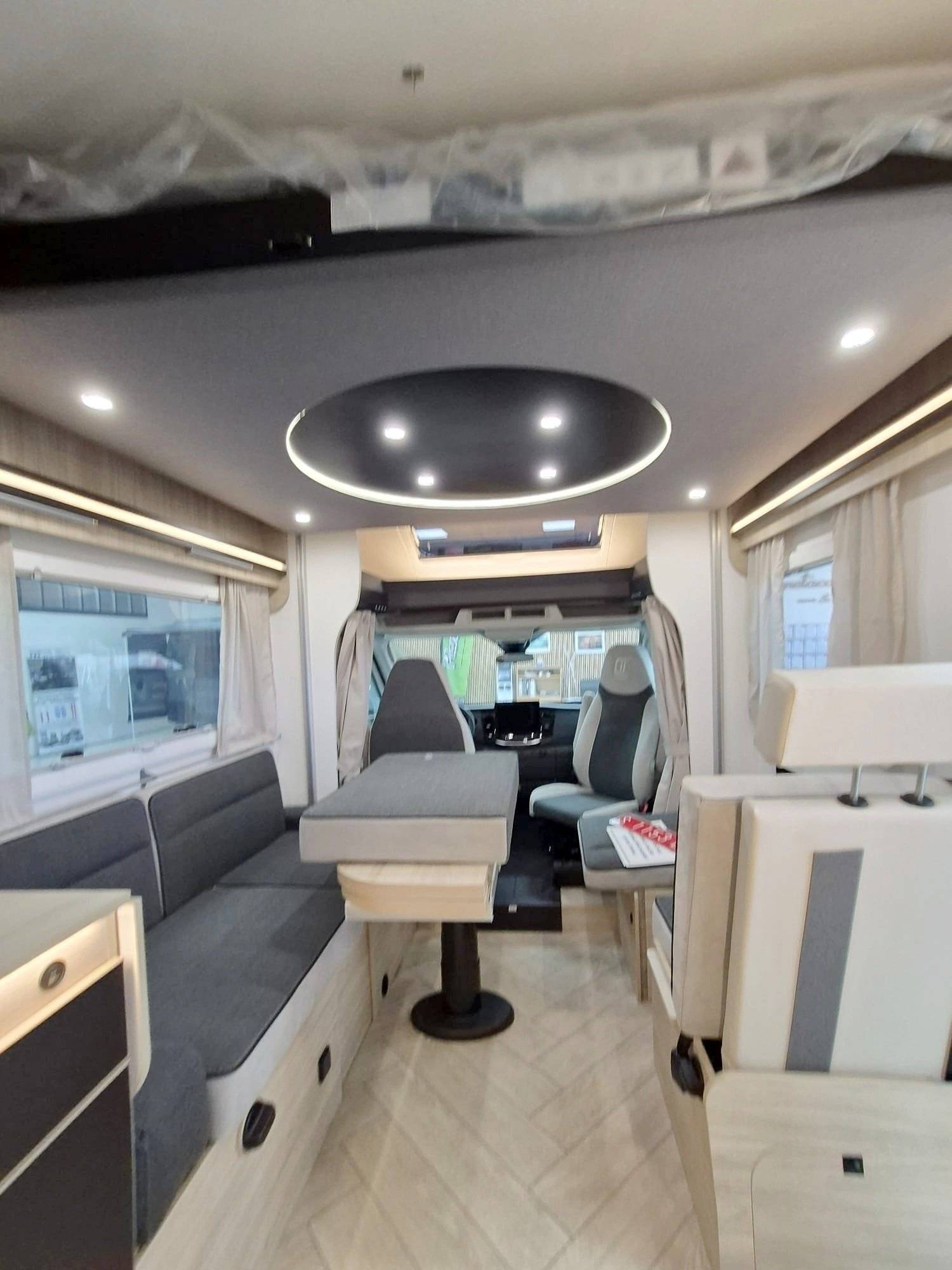 Menjador FORD - Yescapa