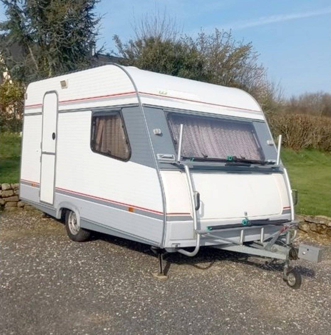 schräge Vorderansicht  - Yescapa