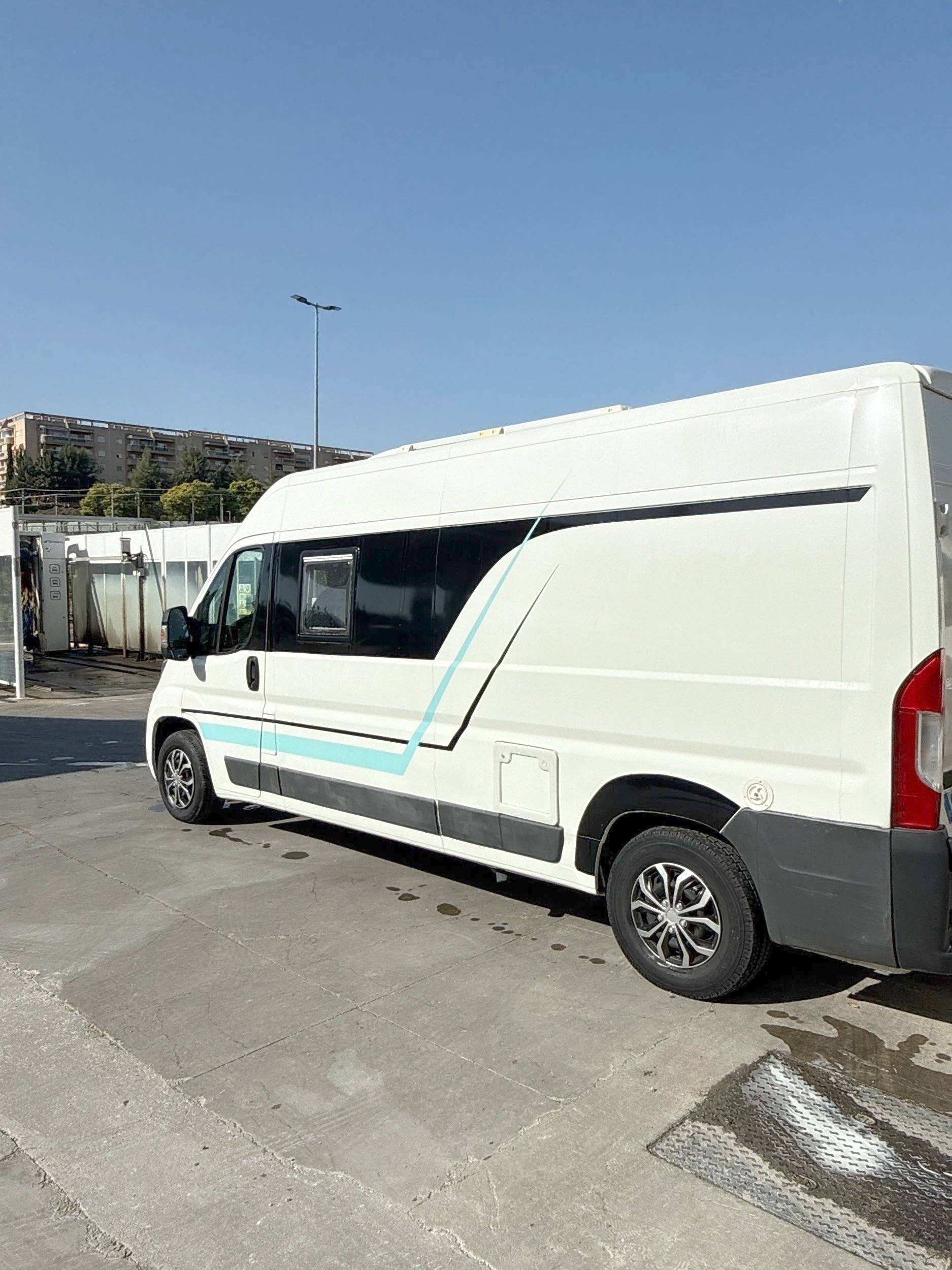 Peugeot Boxer 2,2 l hdi 130 ch