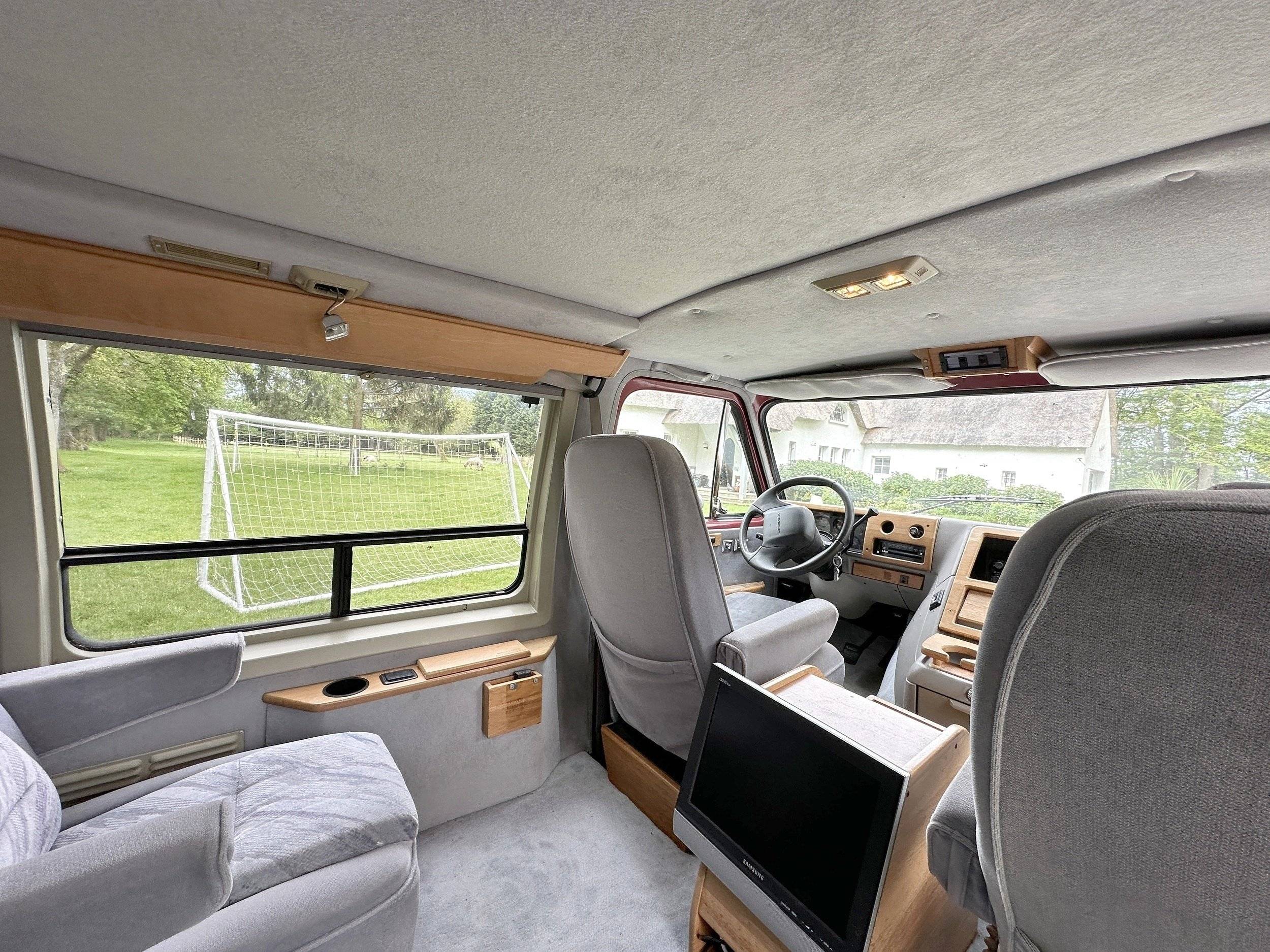 Driver's compartment  - Yescapa