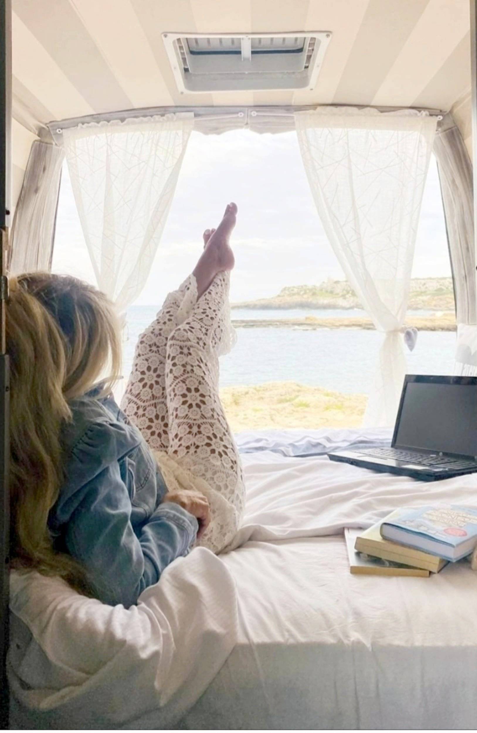 schräge Vorderansicht Renault Master 2,3 l 125 ch - Yescapa