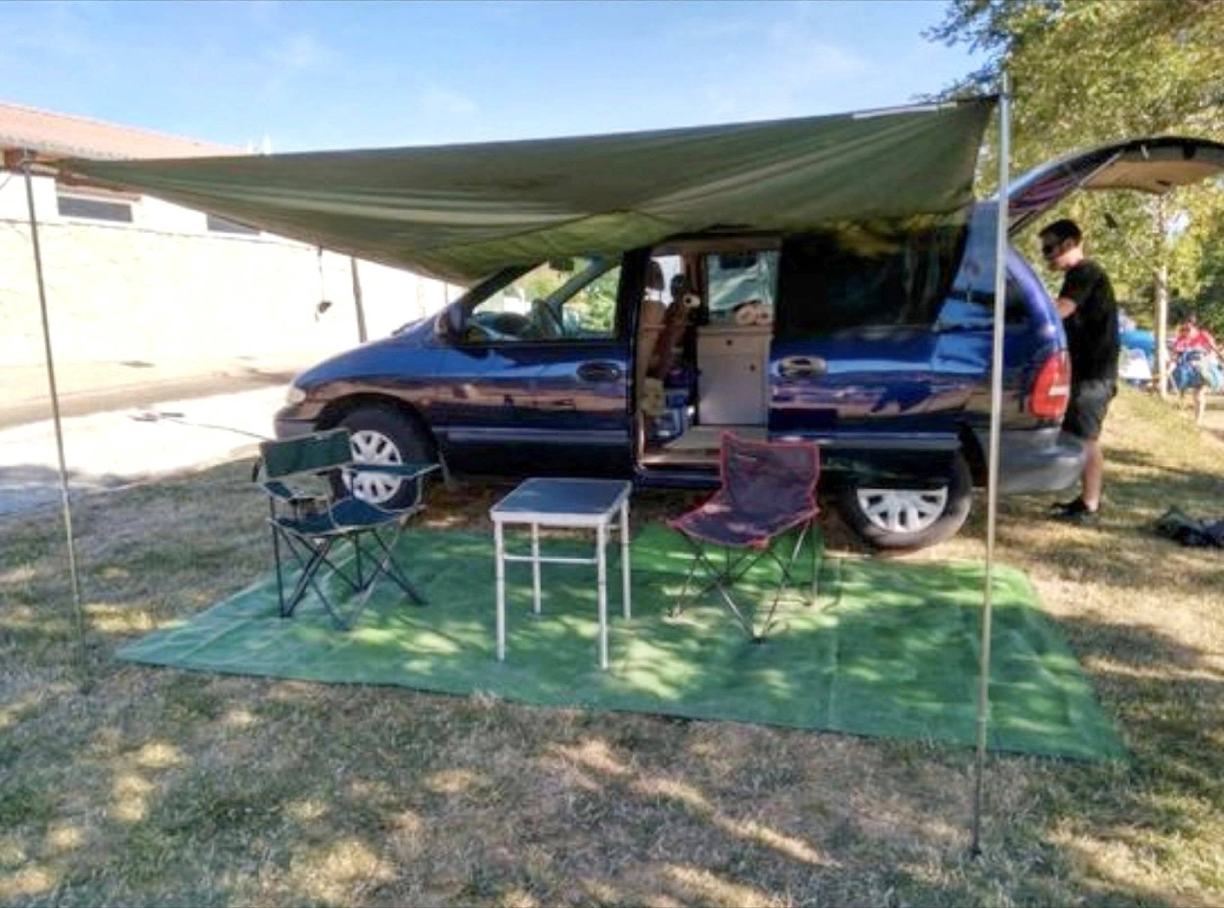 Vista del vehículo ángulo delantero Iveco - Yescapa