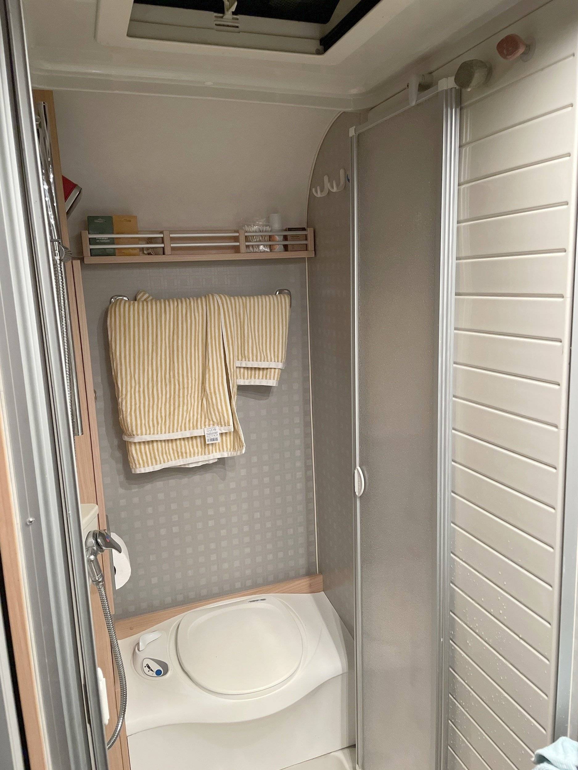 Badkamer/Toilet Fiat Fiat 2.3 l 130cv - Yescapa