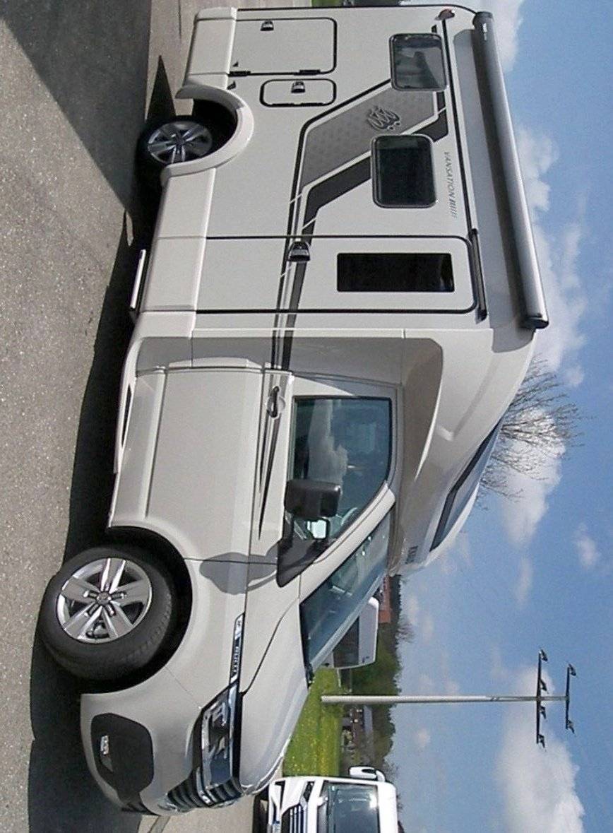 Vue avant de 3/4 Volkswagen Transporter T6.1 2,0 l 150ch - Yescapa
