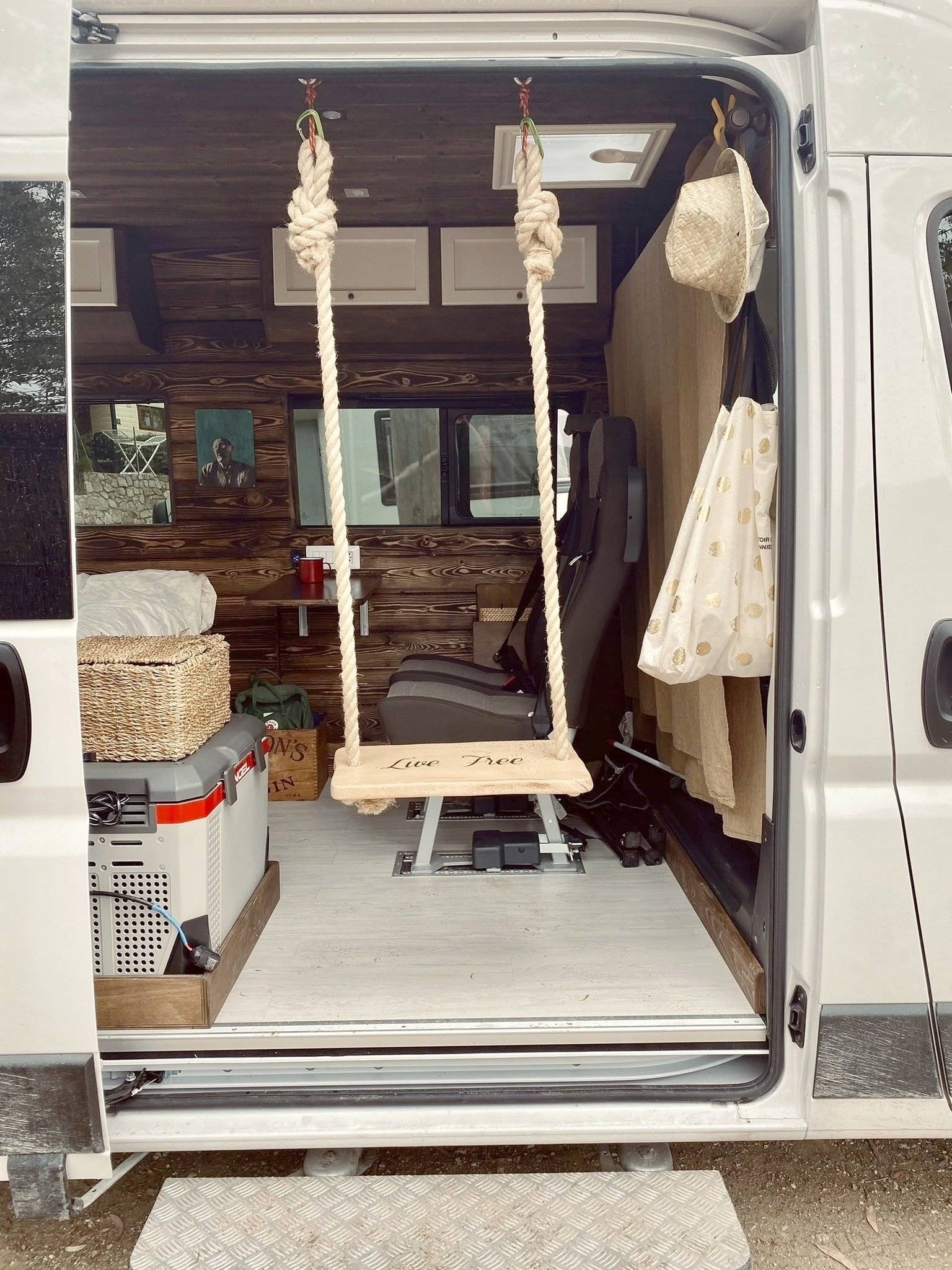 3 C Cartier/Brisebras Atalante