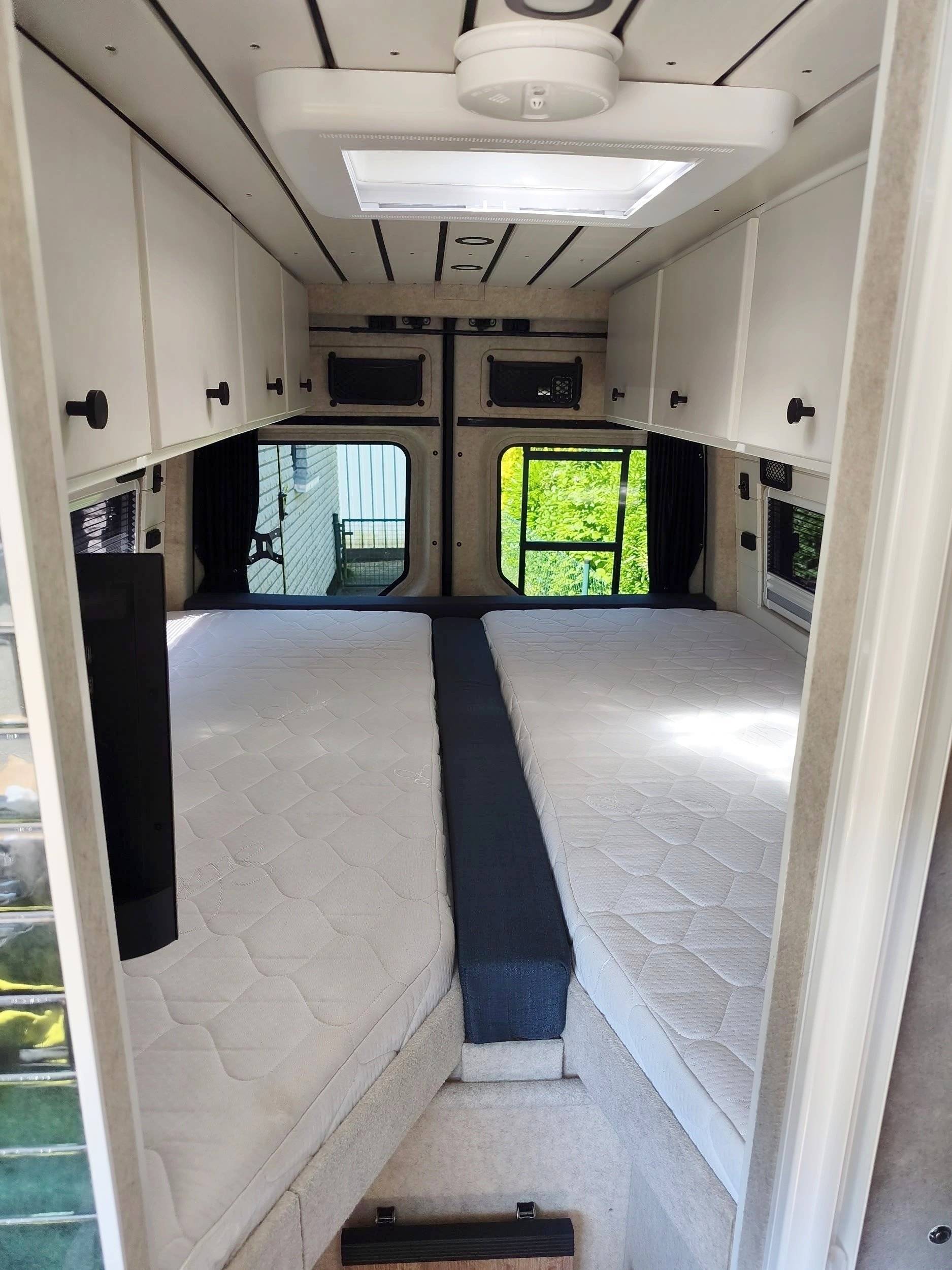 Plazas en cama Volkswagen Crafter H3 L4 - Yescapa