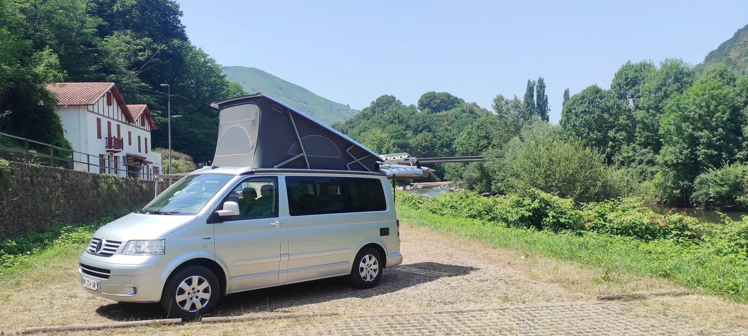 Voorkant 3/4 Volkswagen VOLKSWAGEN CALIFORNIA - Yescapa