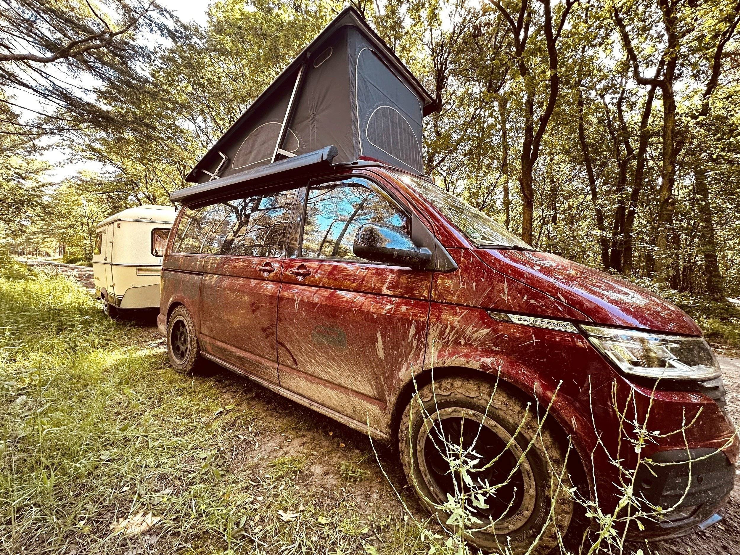 Front view from 3/4 Volkswagen Volkswagen T6.1 California OCEAN - Yescapa