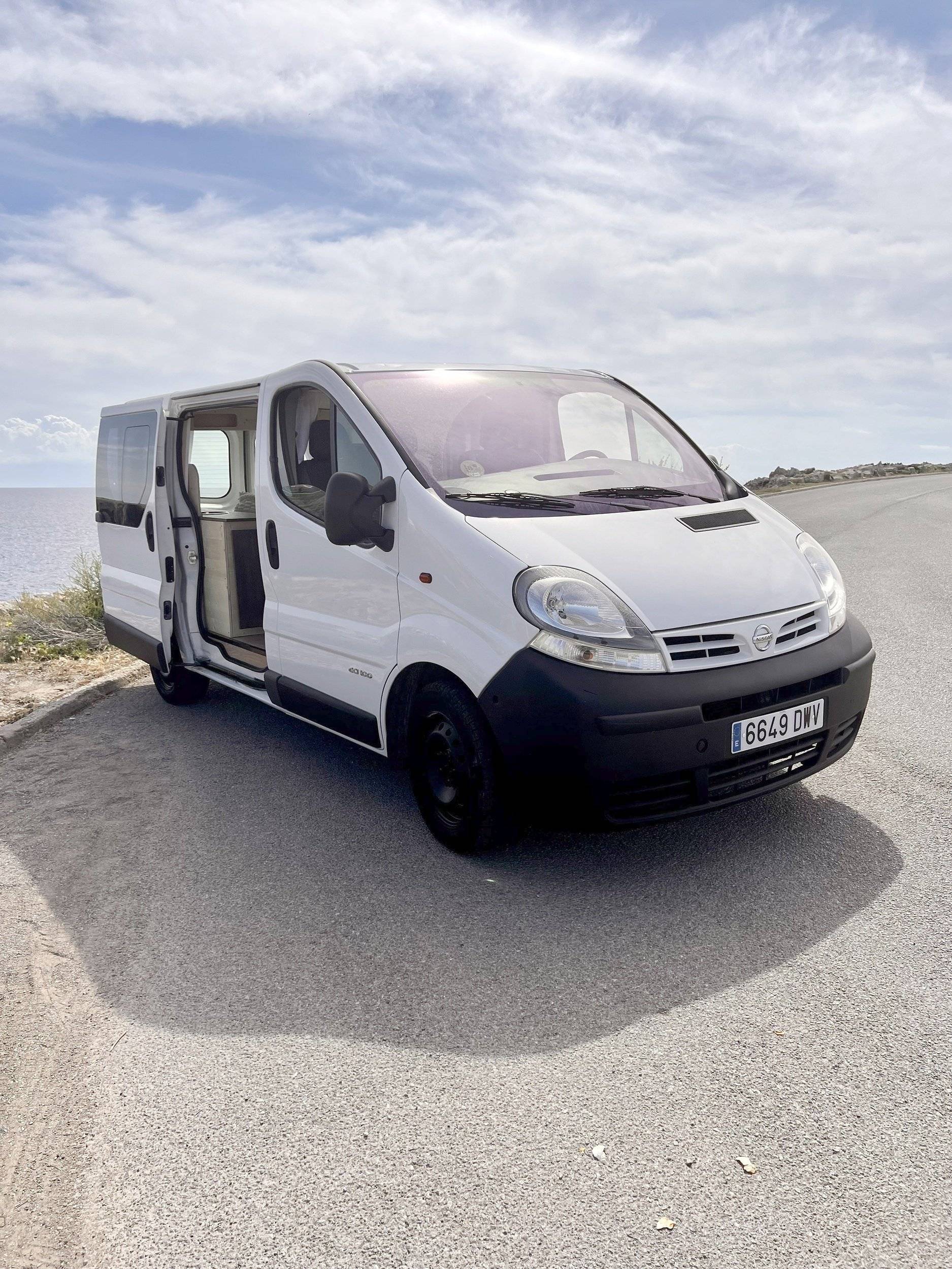 Front view from 3/4 Nissan - Yescapa