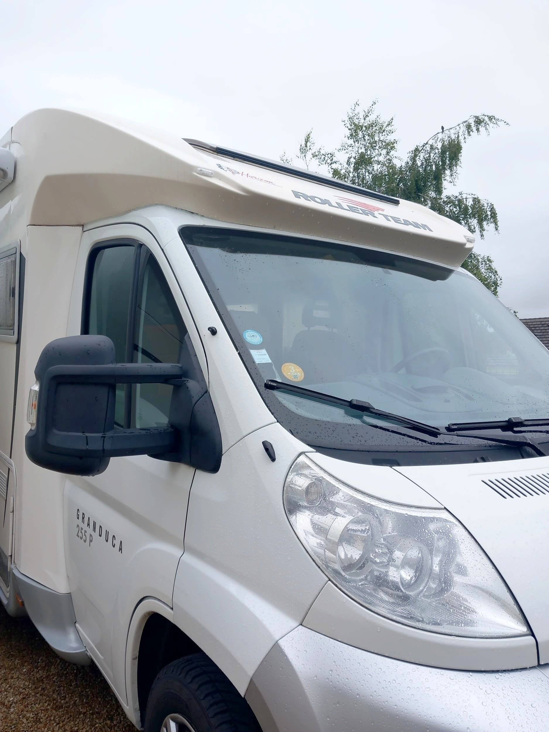 Front view from 3/4 Fiat Ducato 2,3 l 120 ch. - Yescapa