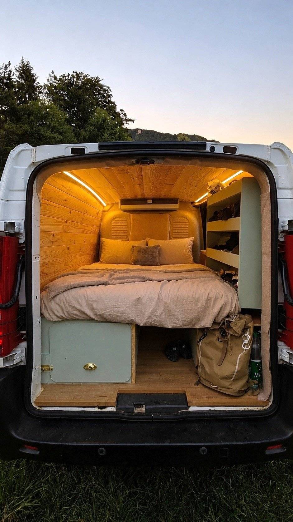 Rear view  - Yescapa