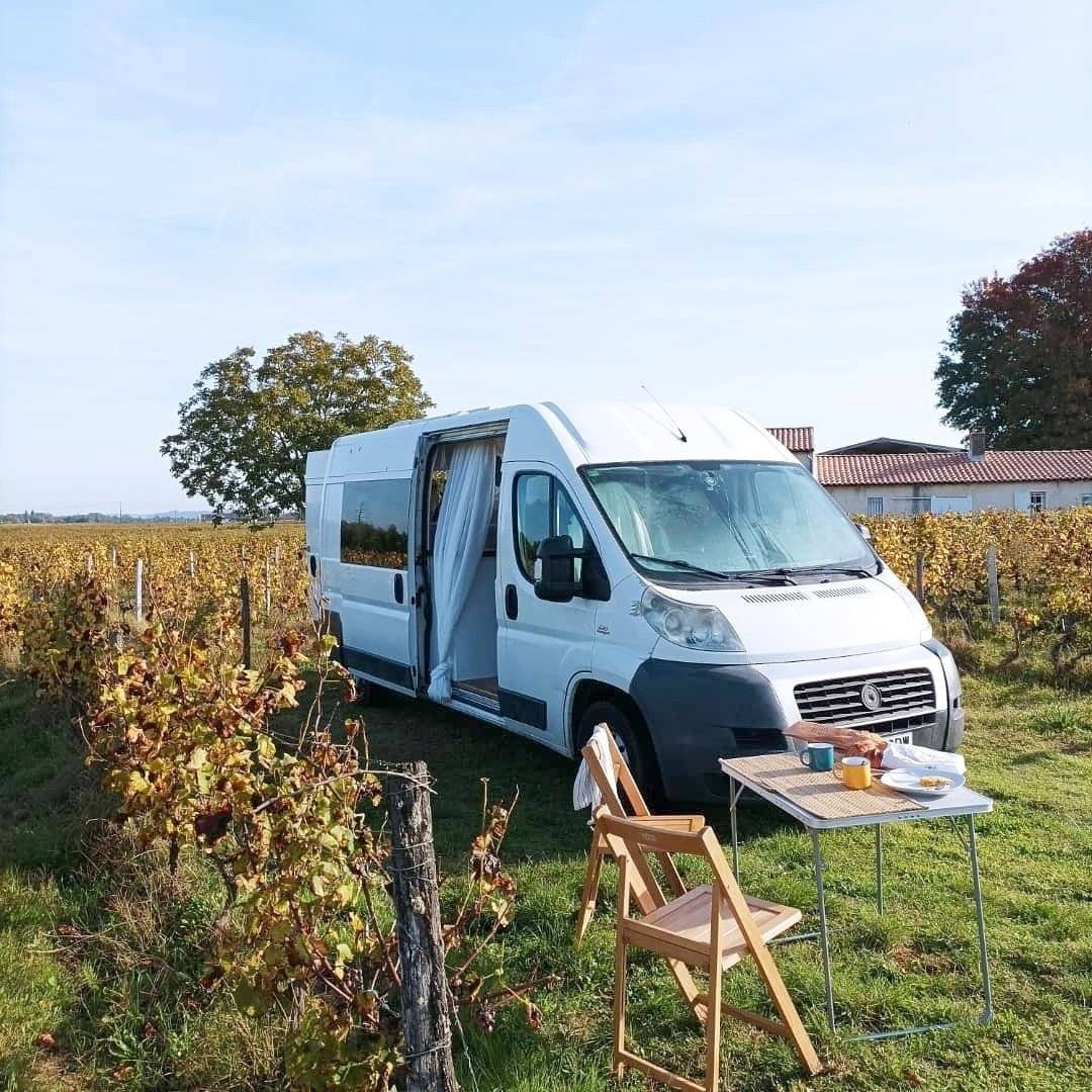 Vue avant de 3/4 Fiat Ducato - Yescapa