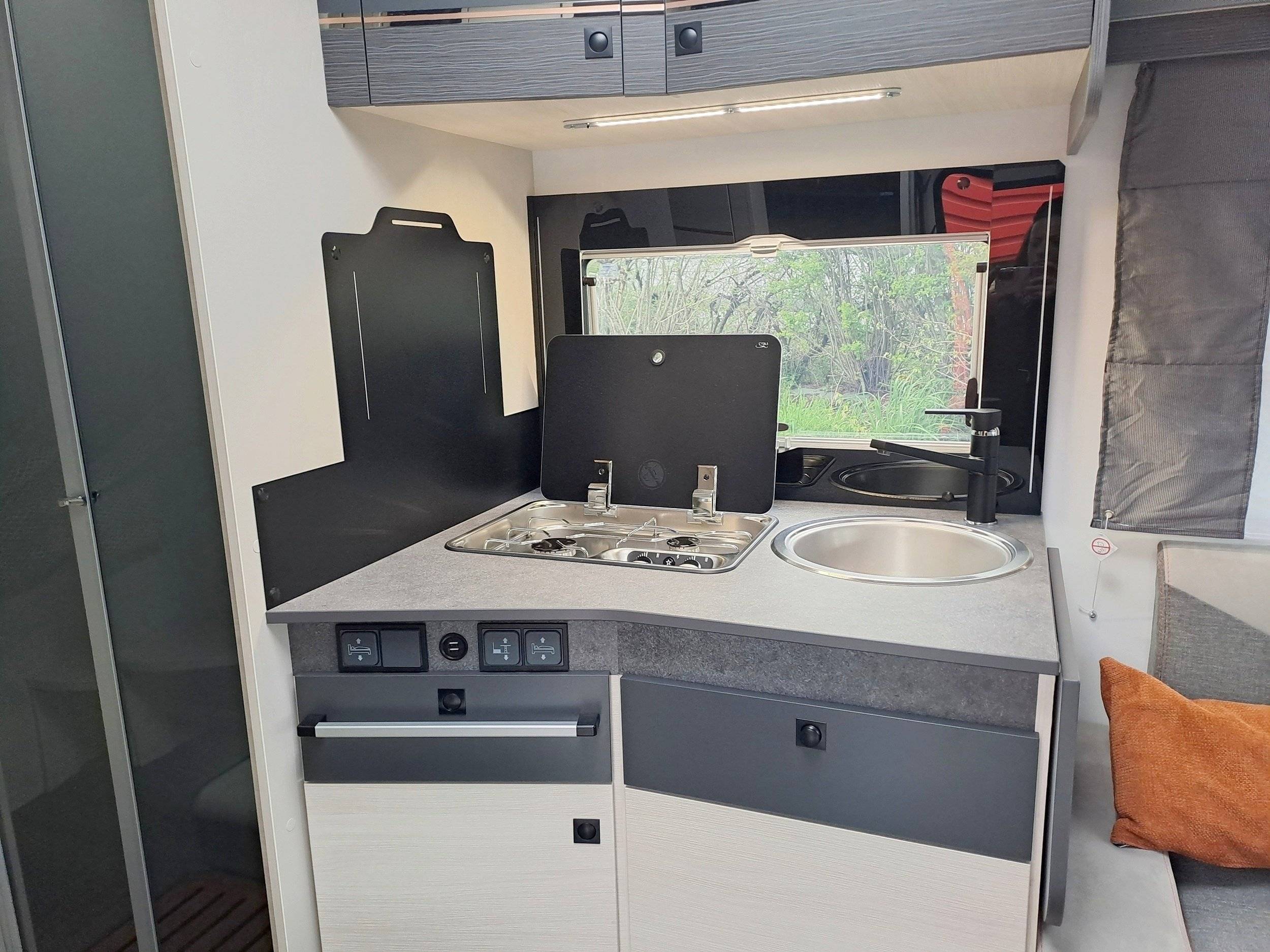 Challenger Challenger 380